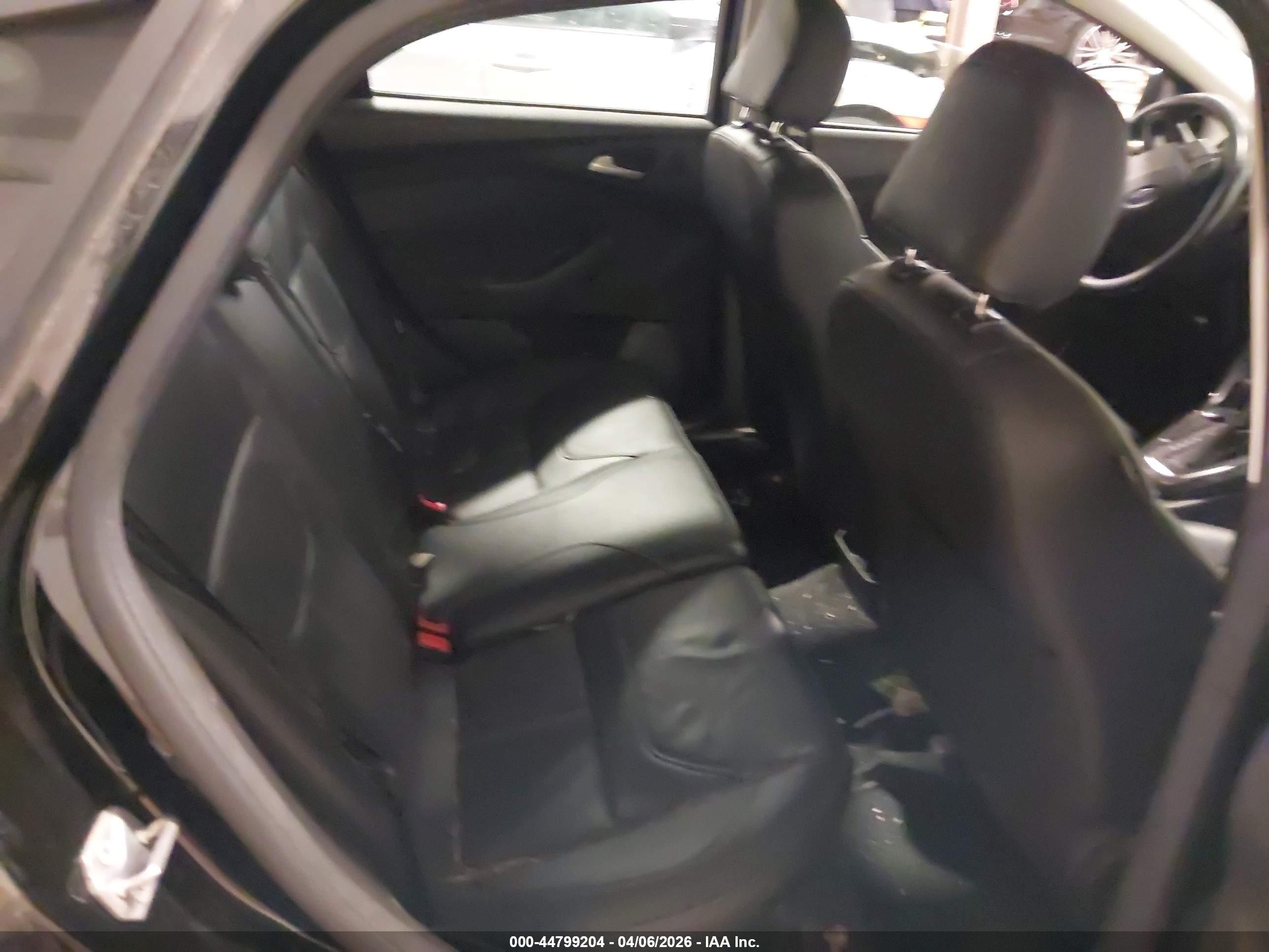 FORD FOCUS image 8