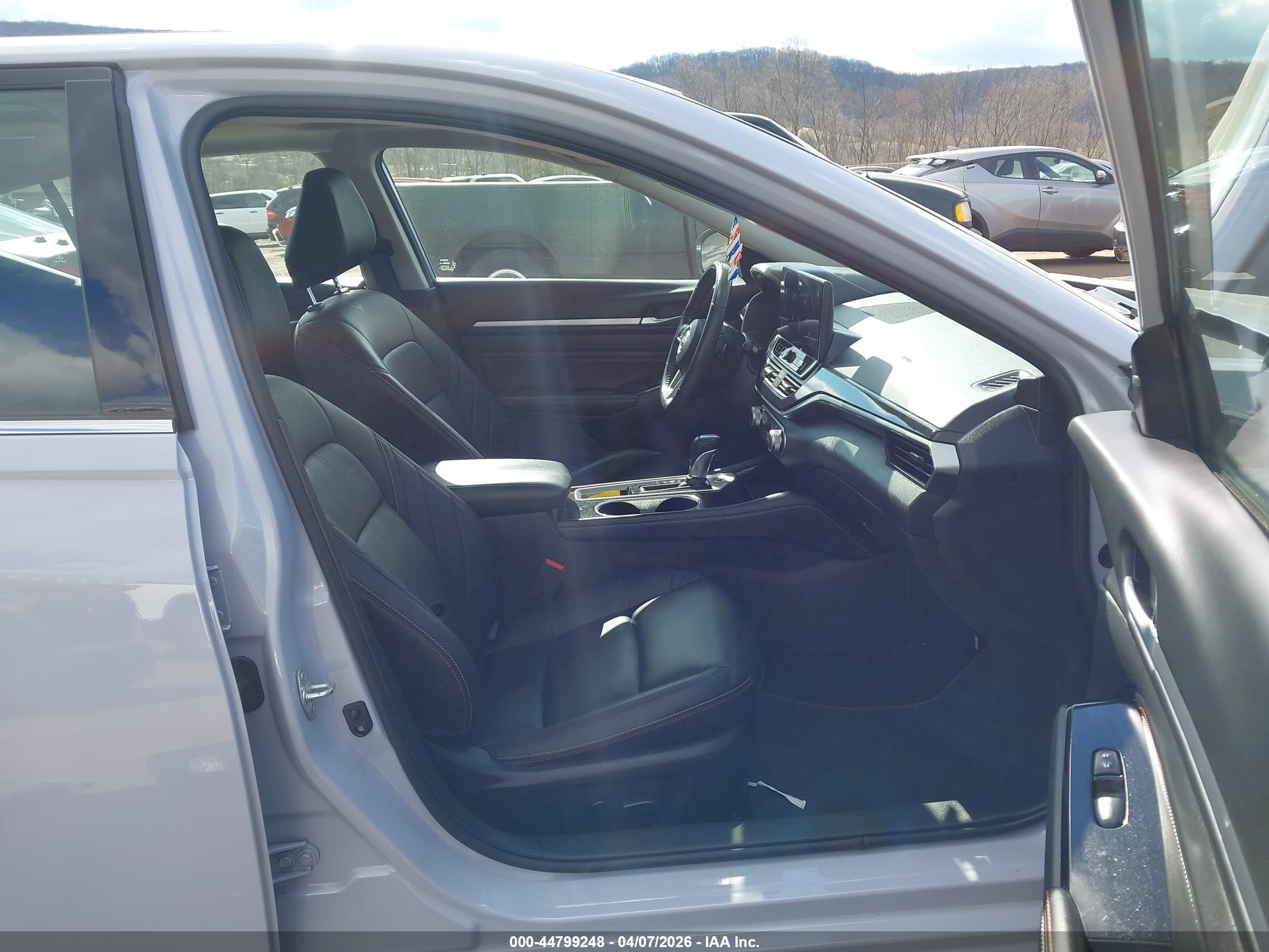NISSAN ALTIMA image 5