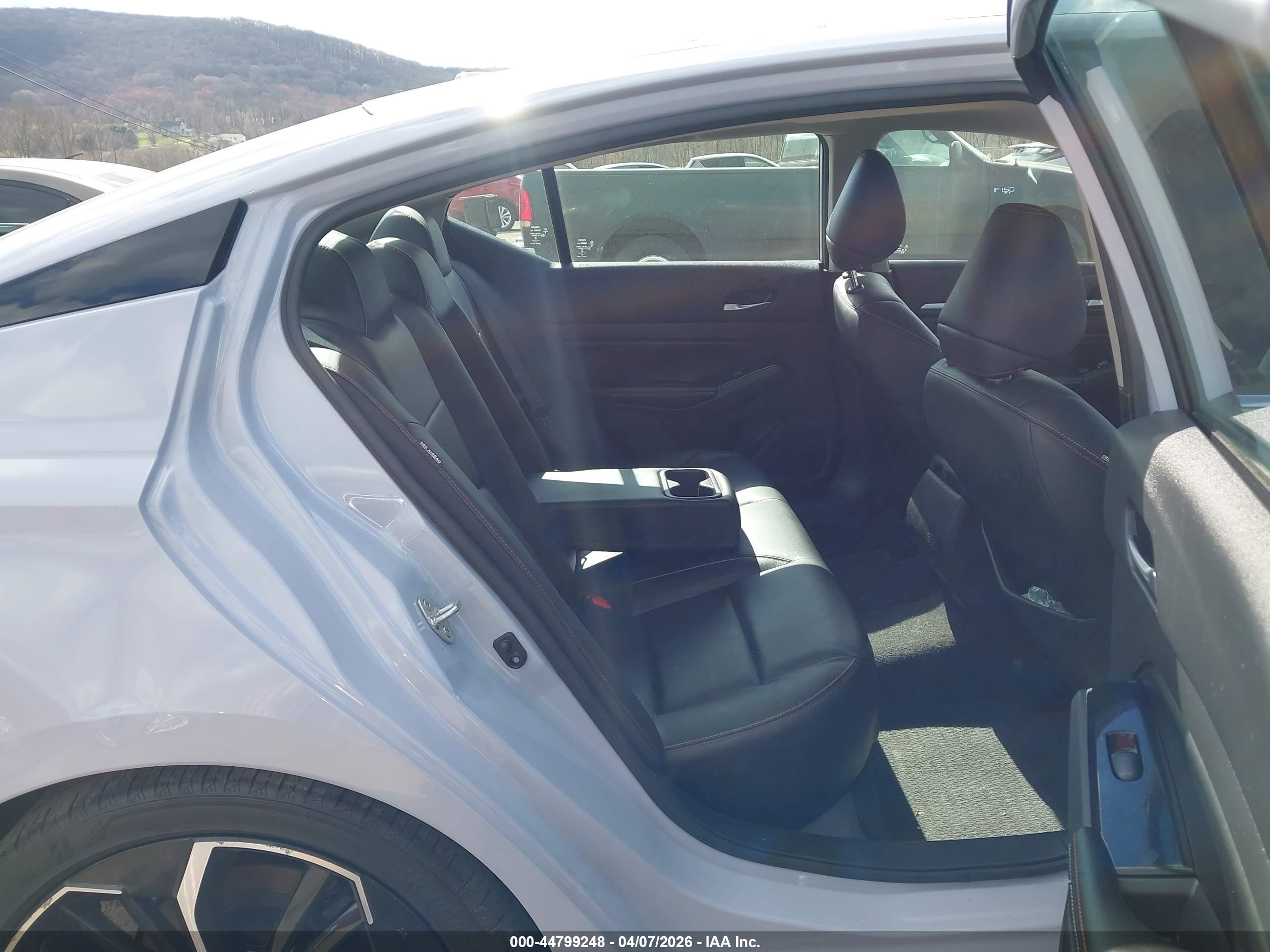 NISSAN ALTIMA image 8