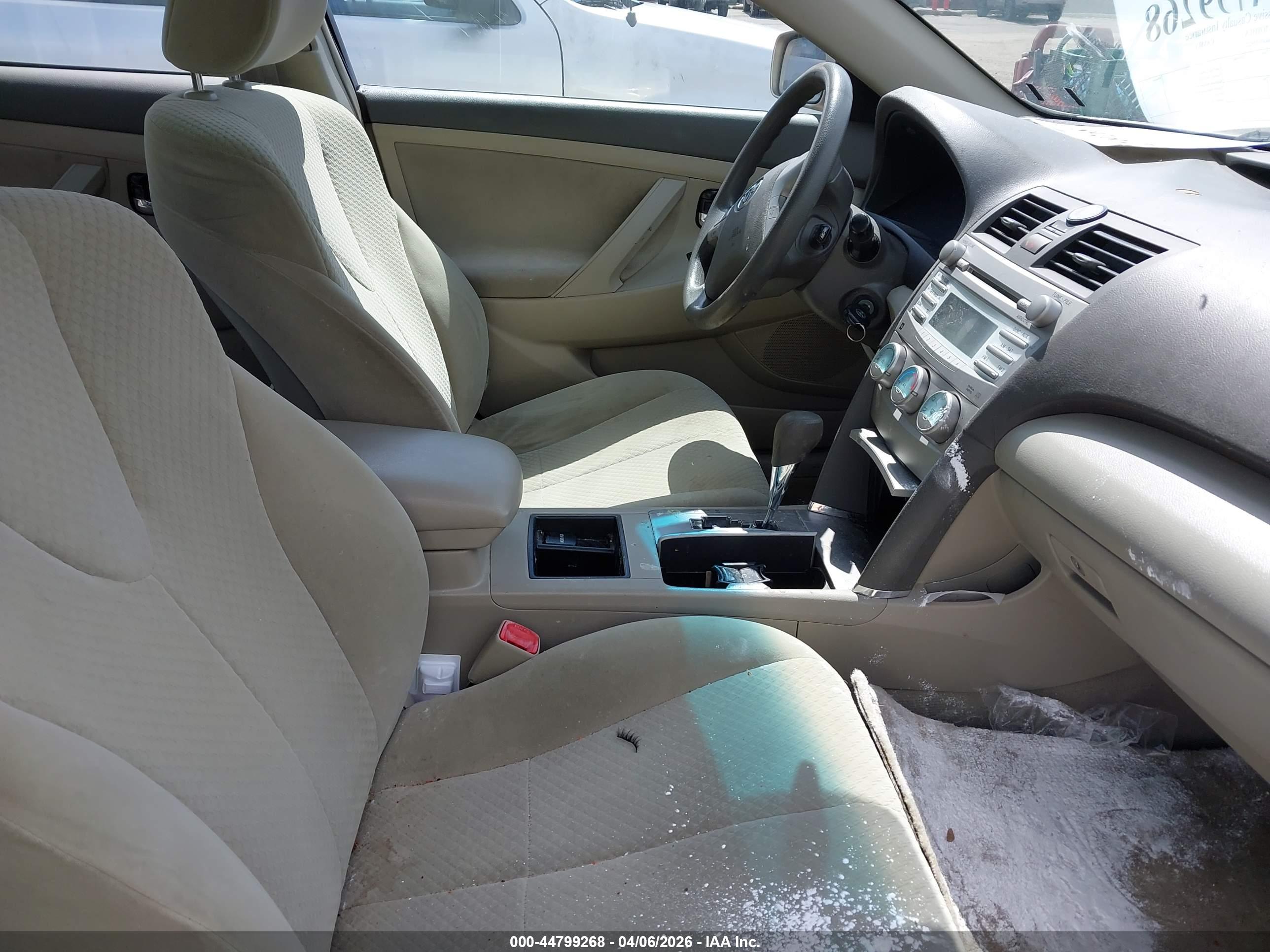 TOYOTA CAMRY image 5