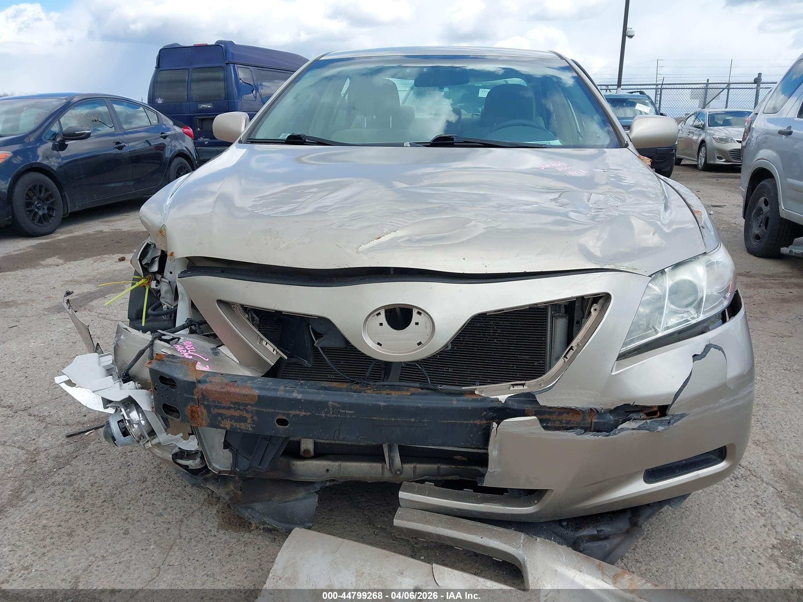 TOYOTA CAMRY image 6