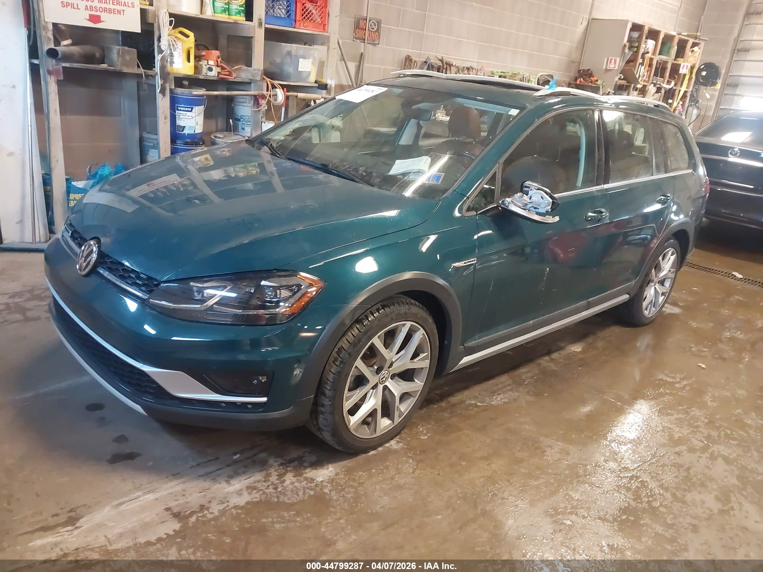 VOLKSWAGEN GOLF image 2