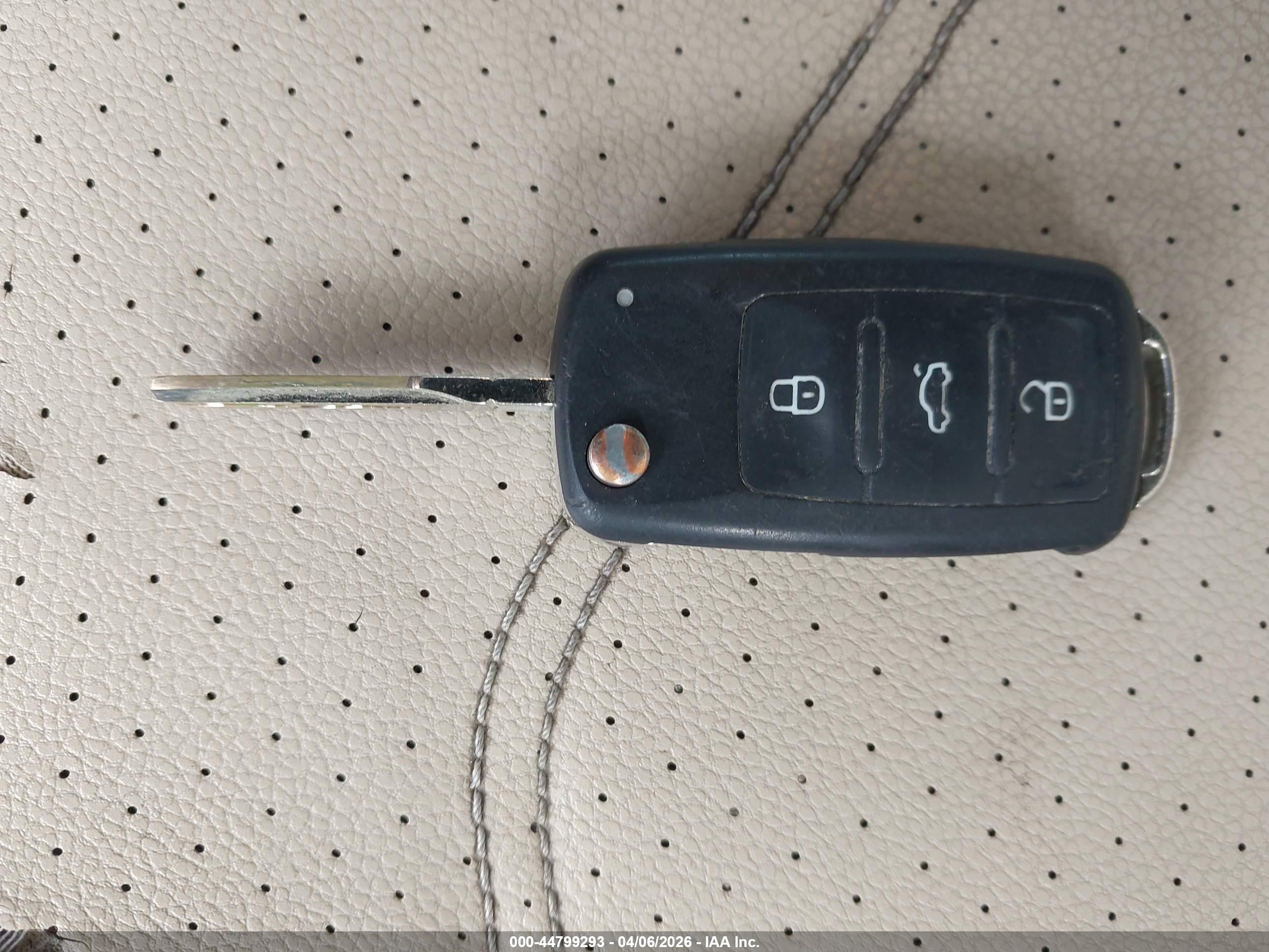 VOLKSWAGEN PASSAT image 11
