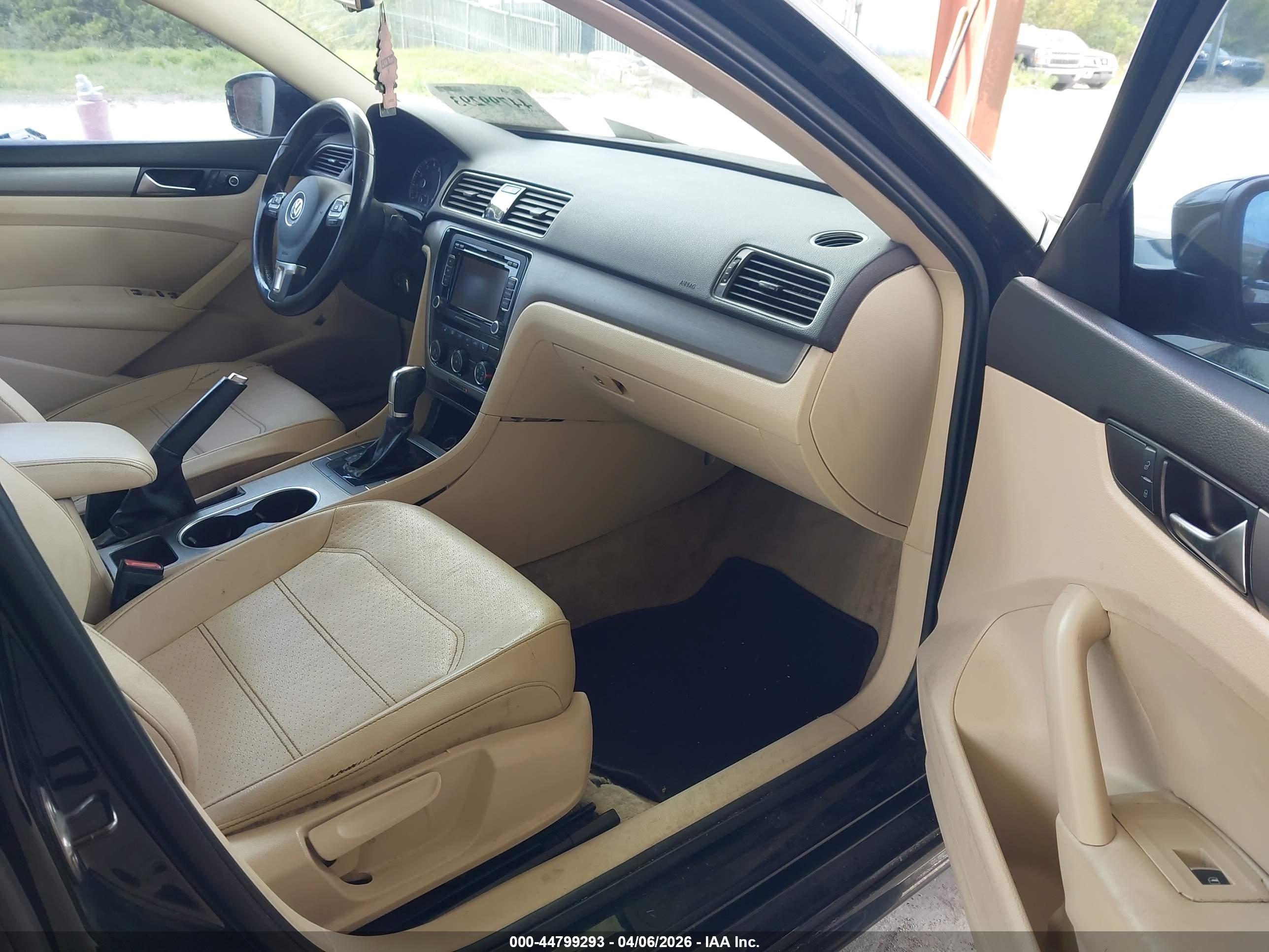 VOLKSWAGEN PASSAT image 5