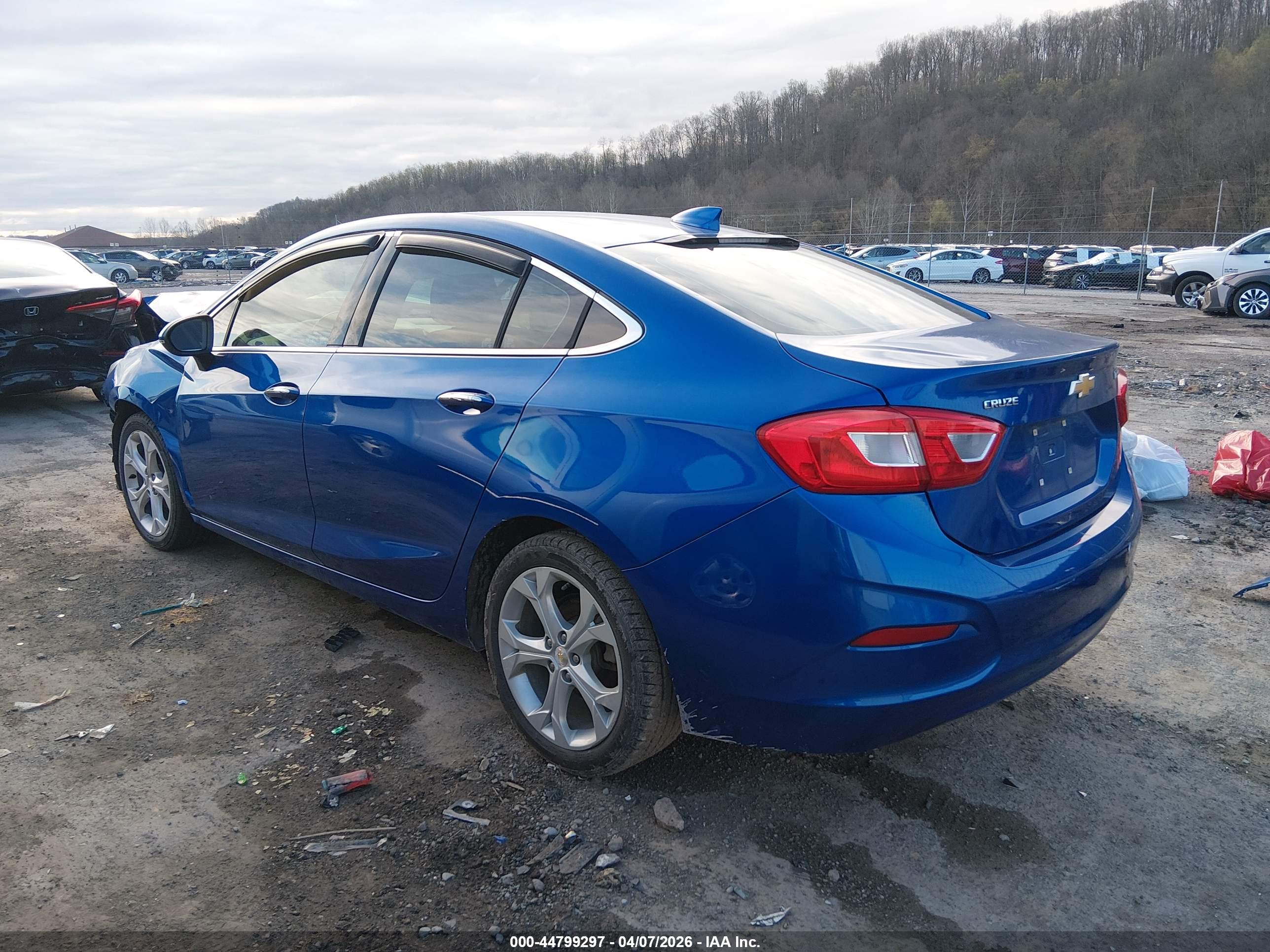 CHEVROLET CRUZE image 3