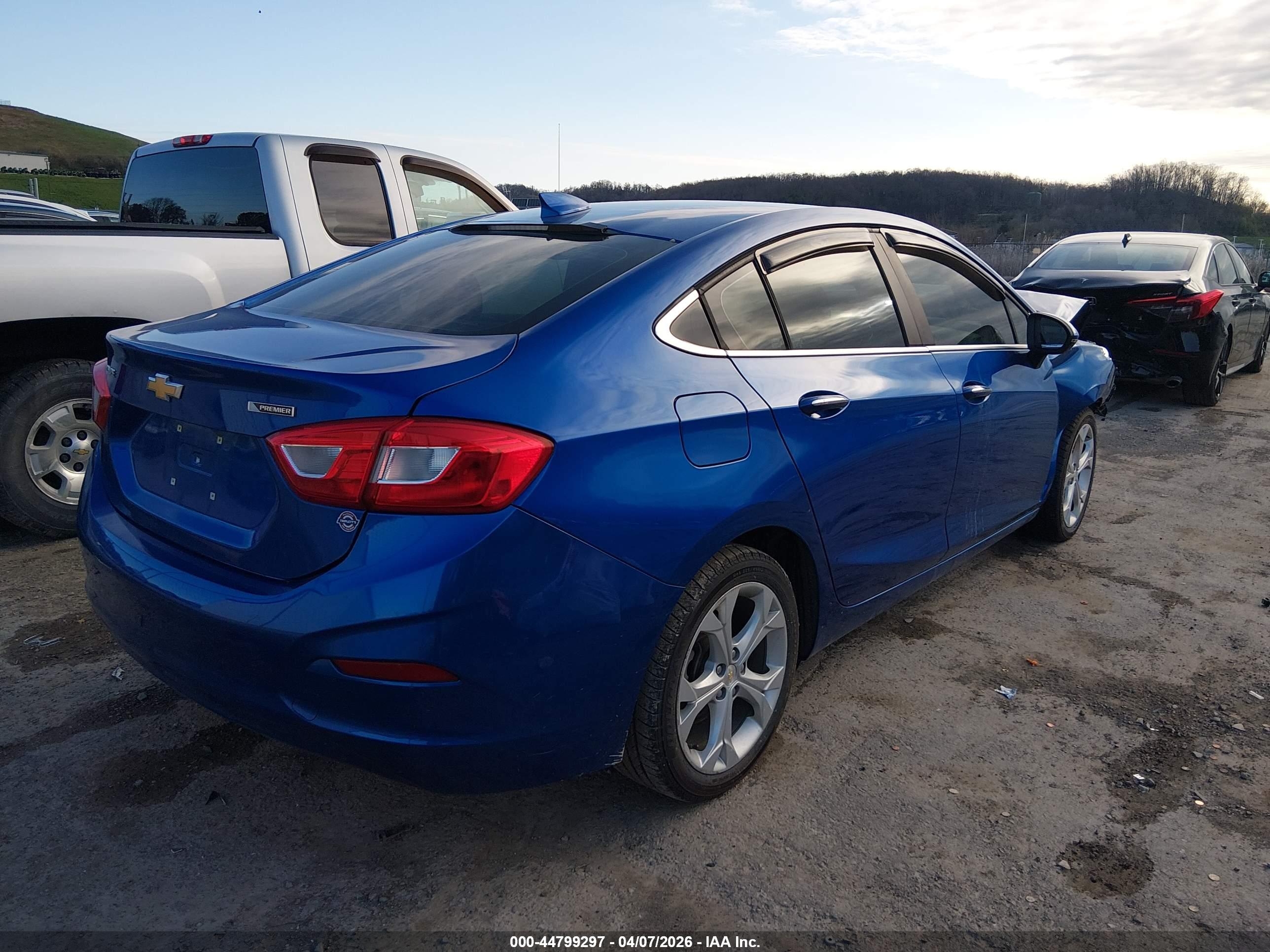 CHEVROLET CRUZE image 4