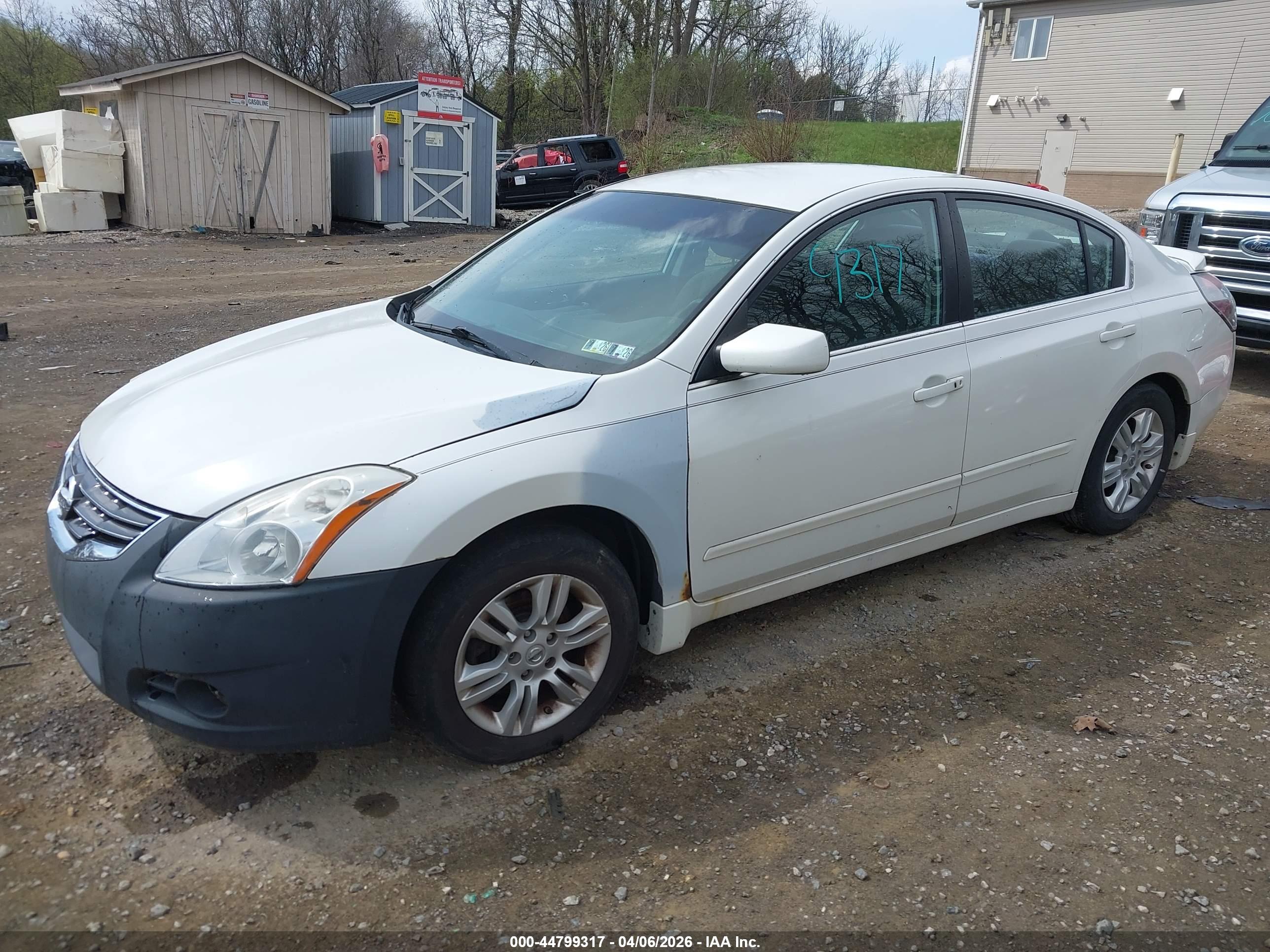 NISSAN ALTIMA image 2