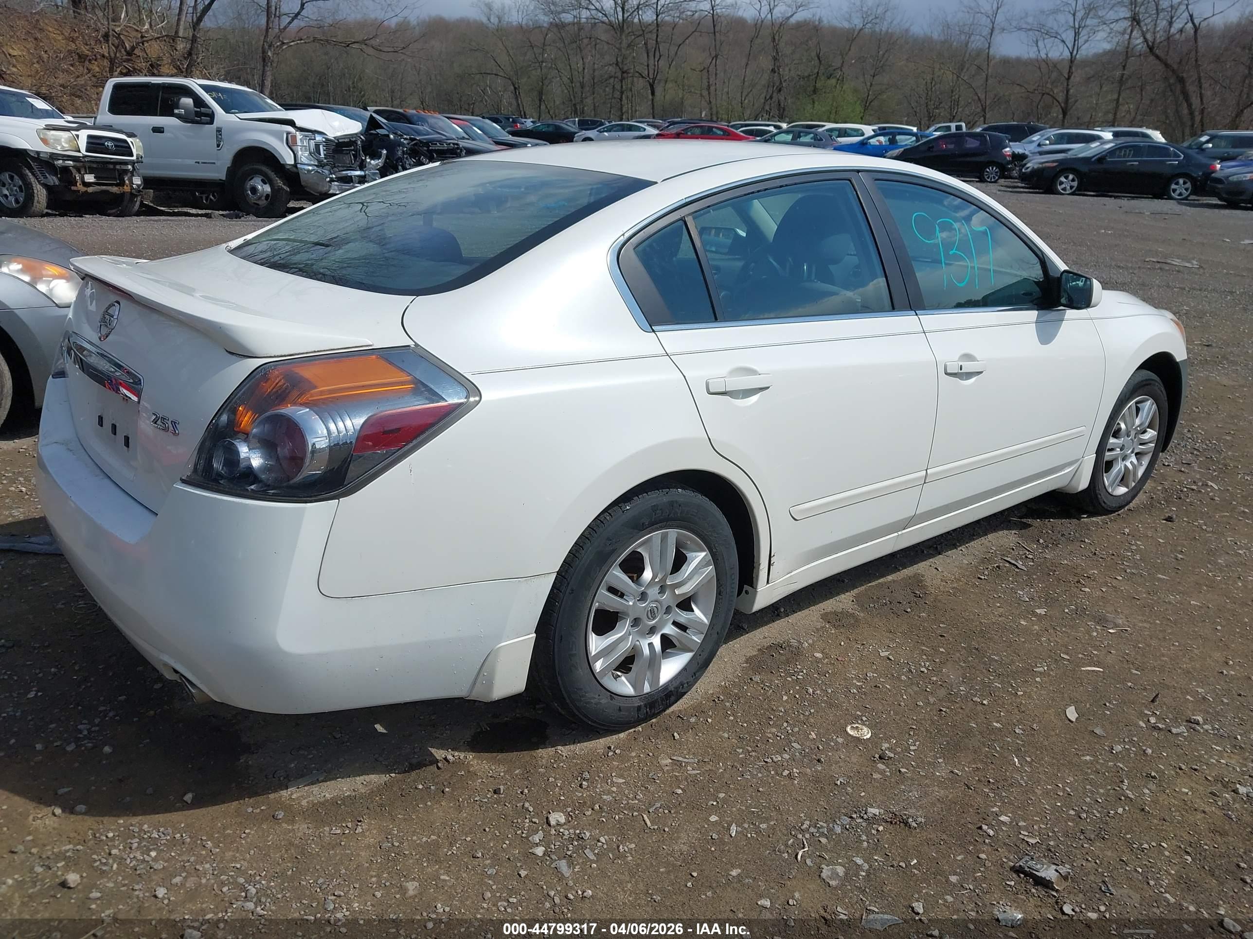 NISSAN ALTIMA image 4