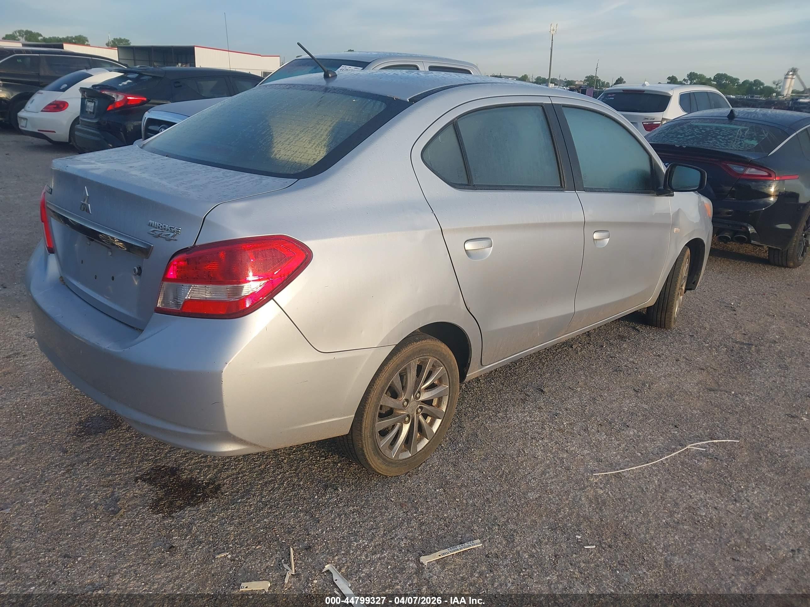 MITSUBISHI MIRAGE image 4