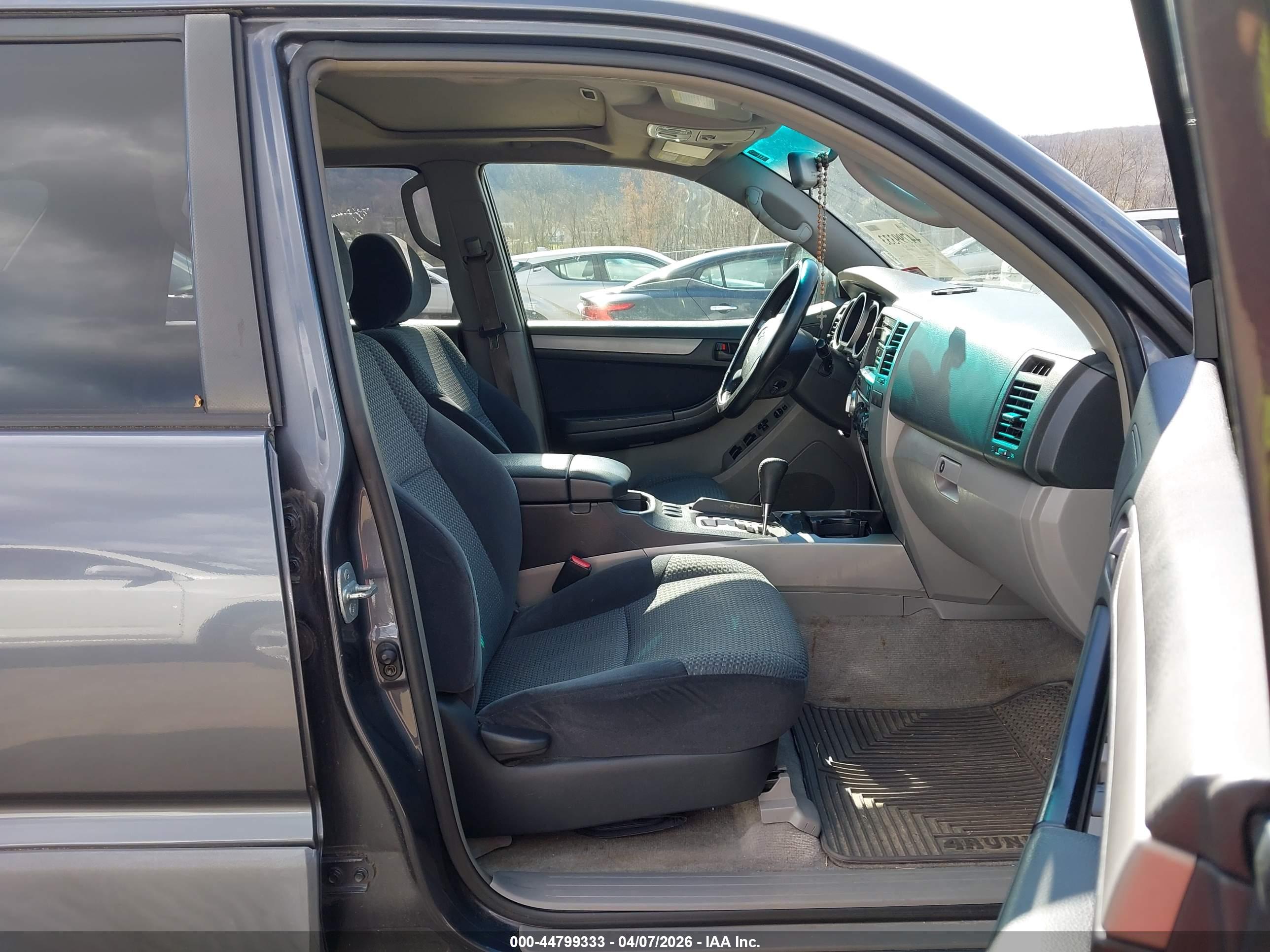 TOYOTA 4RUNNER image 5