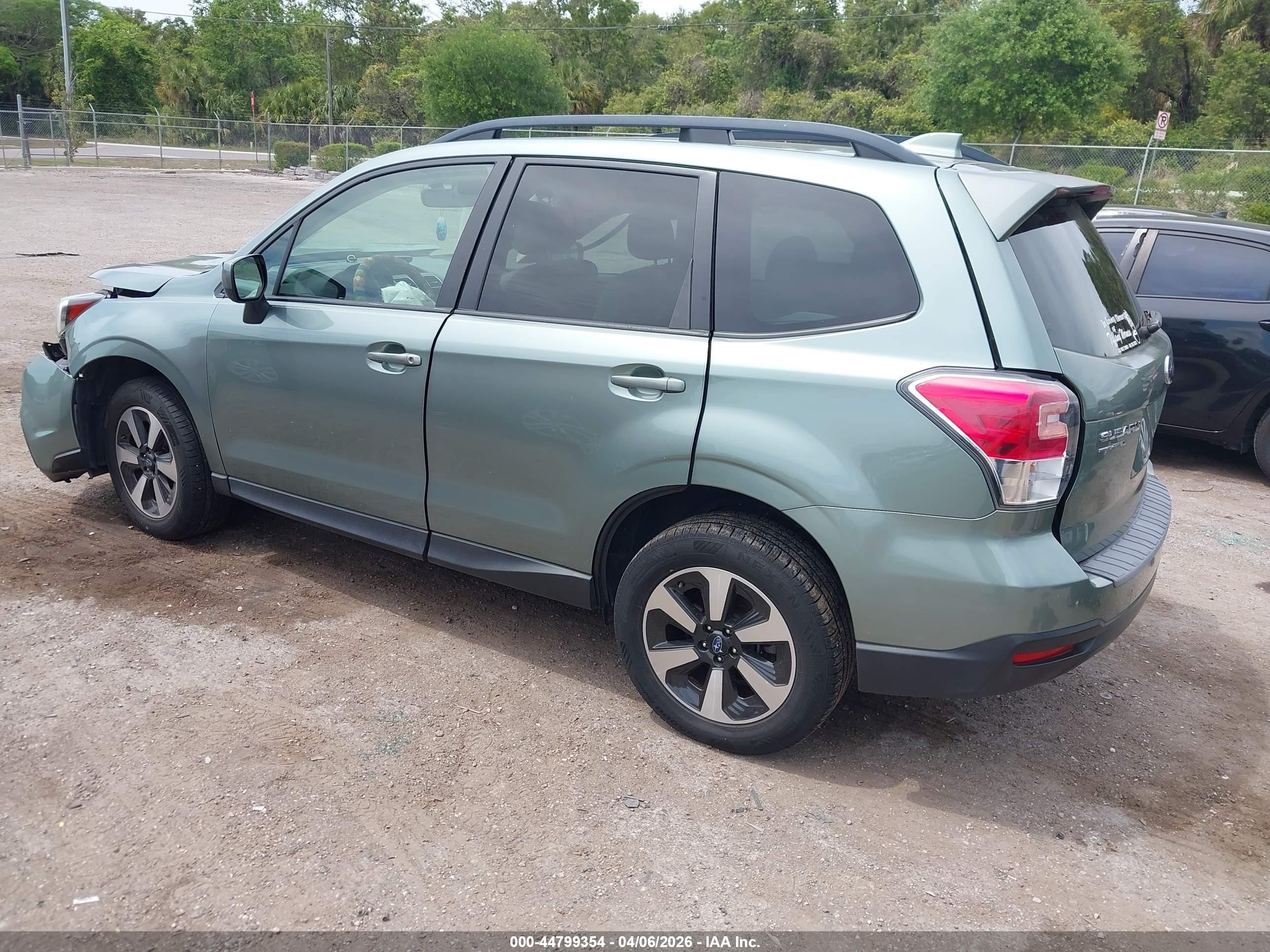 SUBARU FORESTER image 3