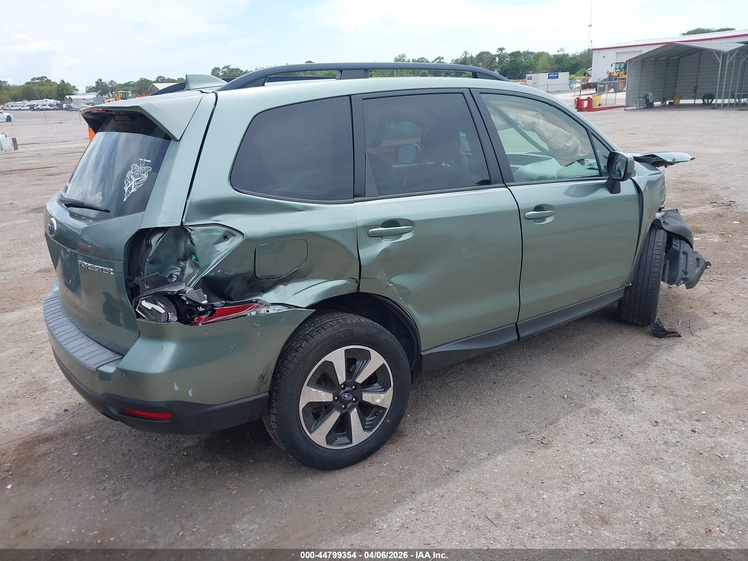 SUBARU FORESTER image 4
