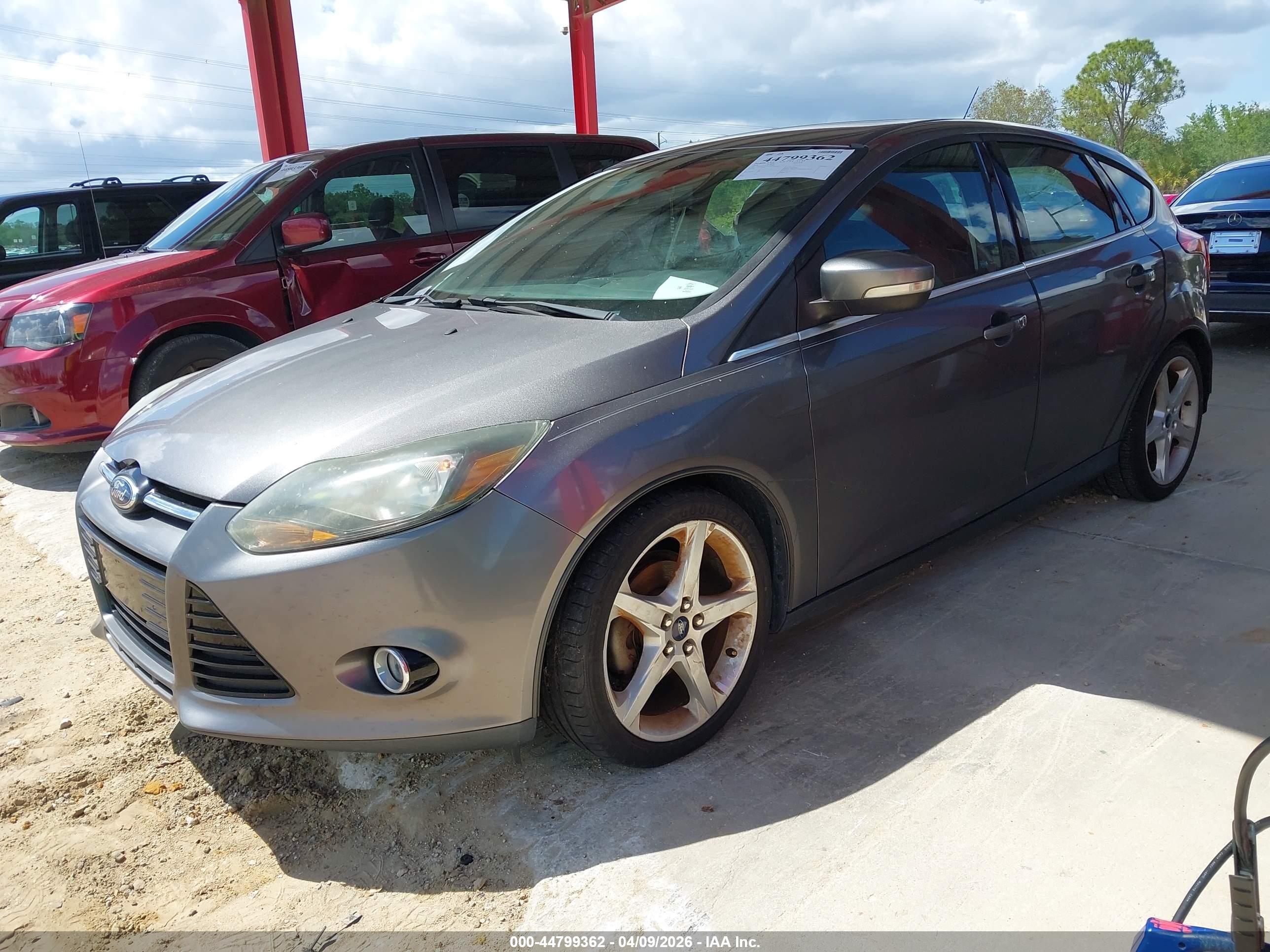 FORD FOCUS image 2