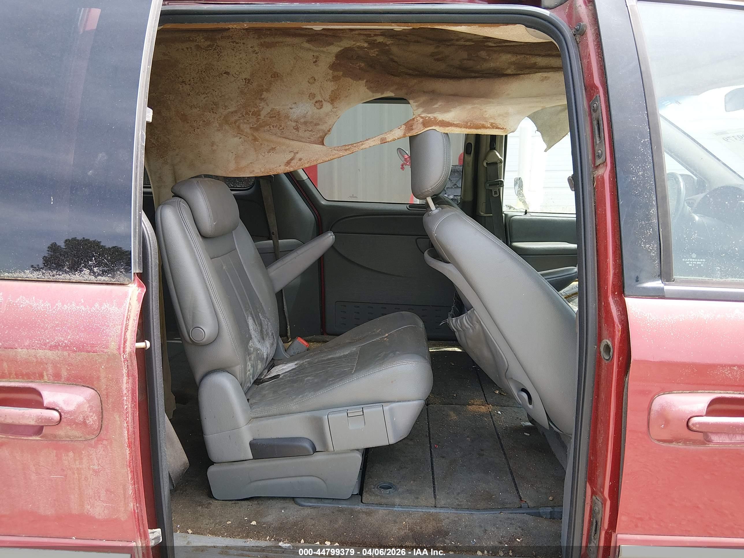 CHRYSLER TOWN image 8