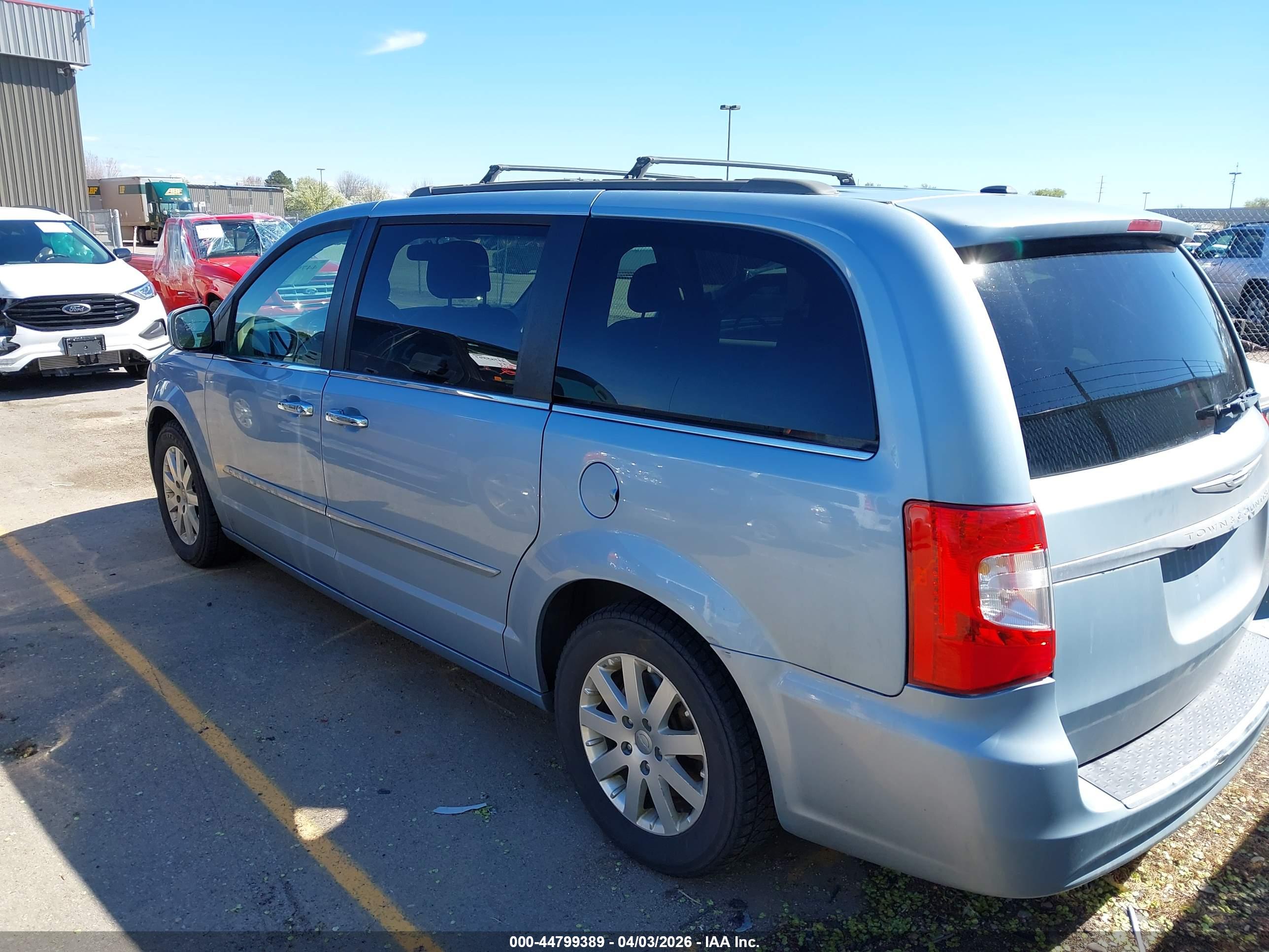 CHRYSLER TOWN image 3