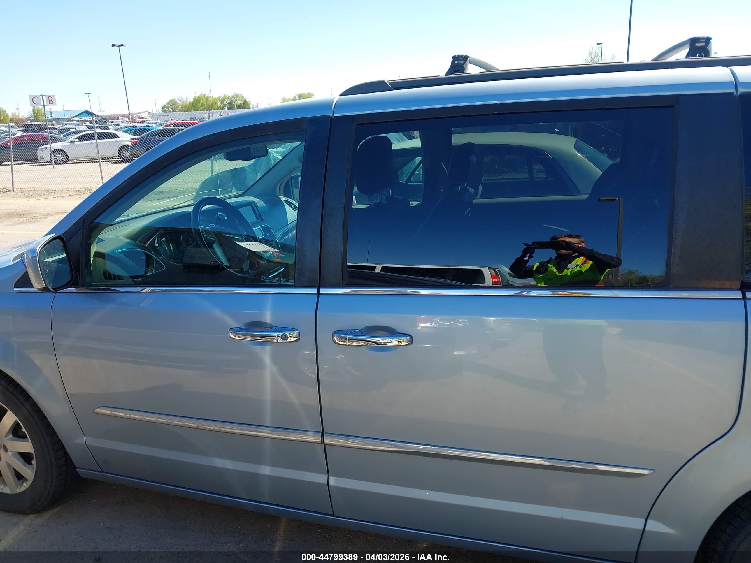 CHRYSLER TOWN image 6
