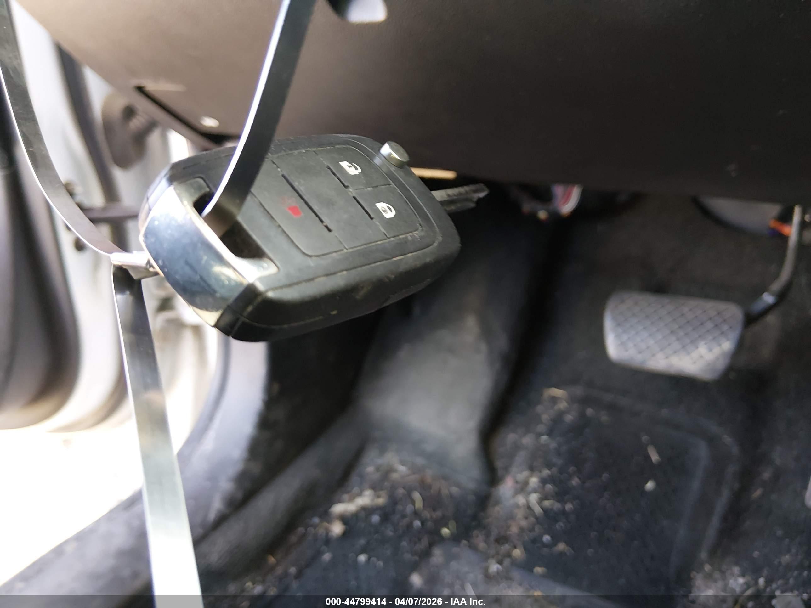 CHEVROLET EQUINOX image 11