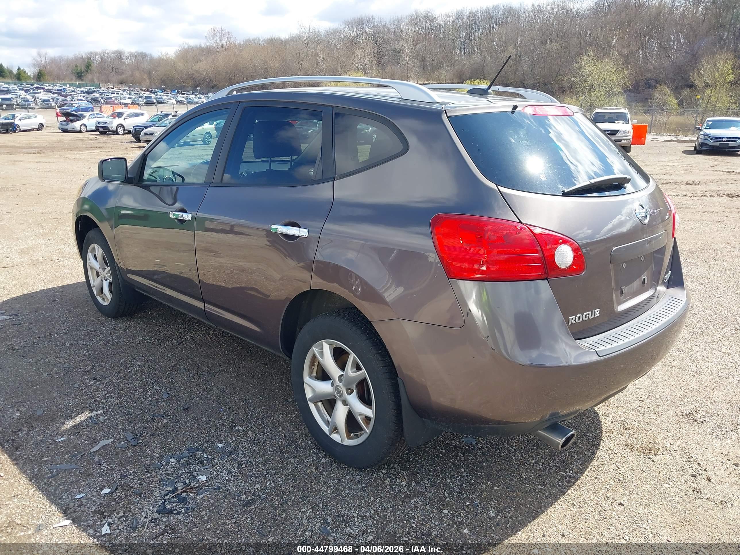 NISSAN ROGUE image 3