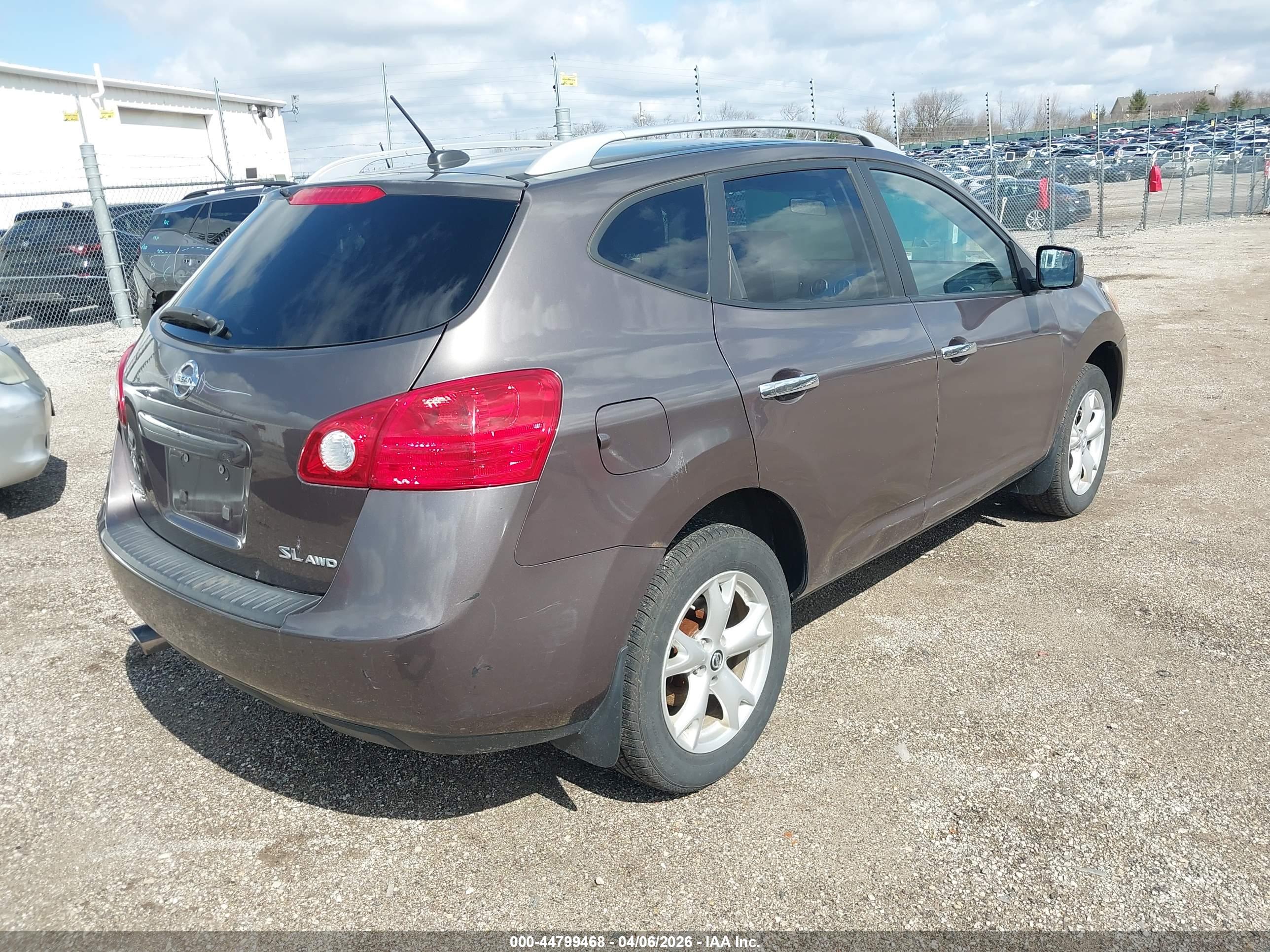 NISSAN ROGUE image 4