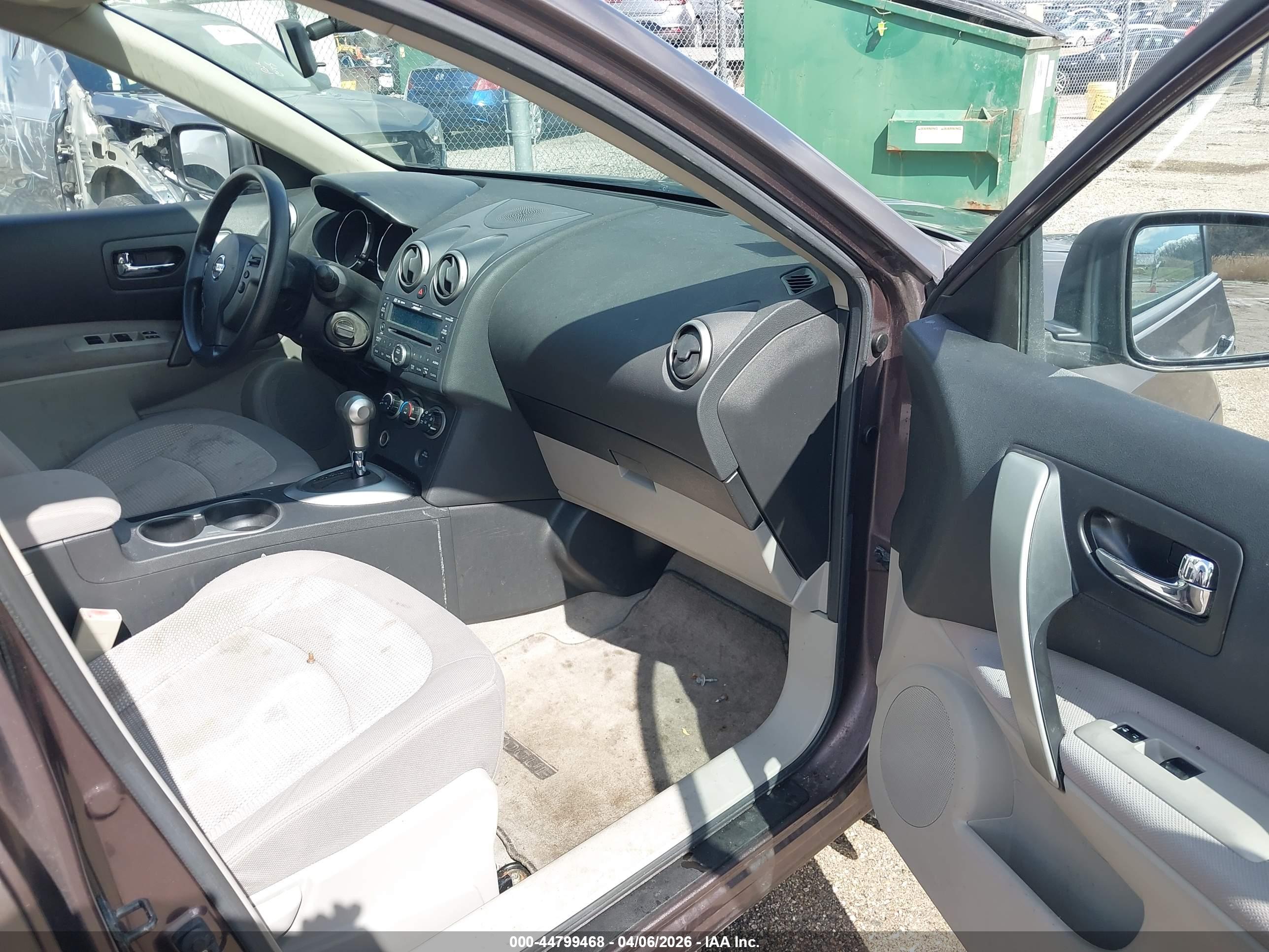 NISSAN ROGUE image 5