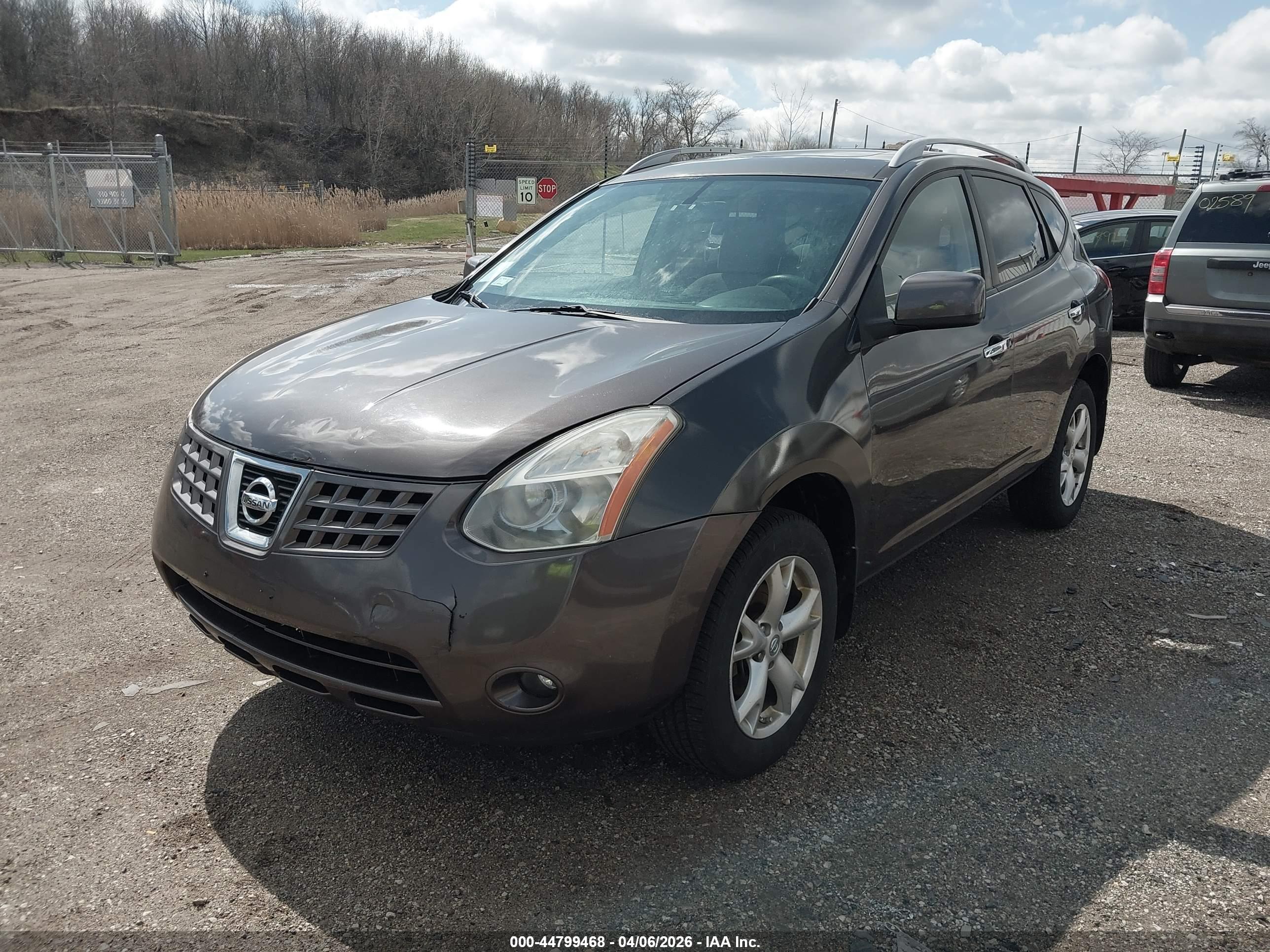 NISSAN ROGUE image 6
