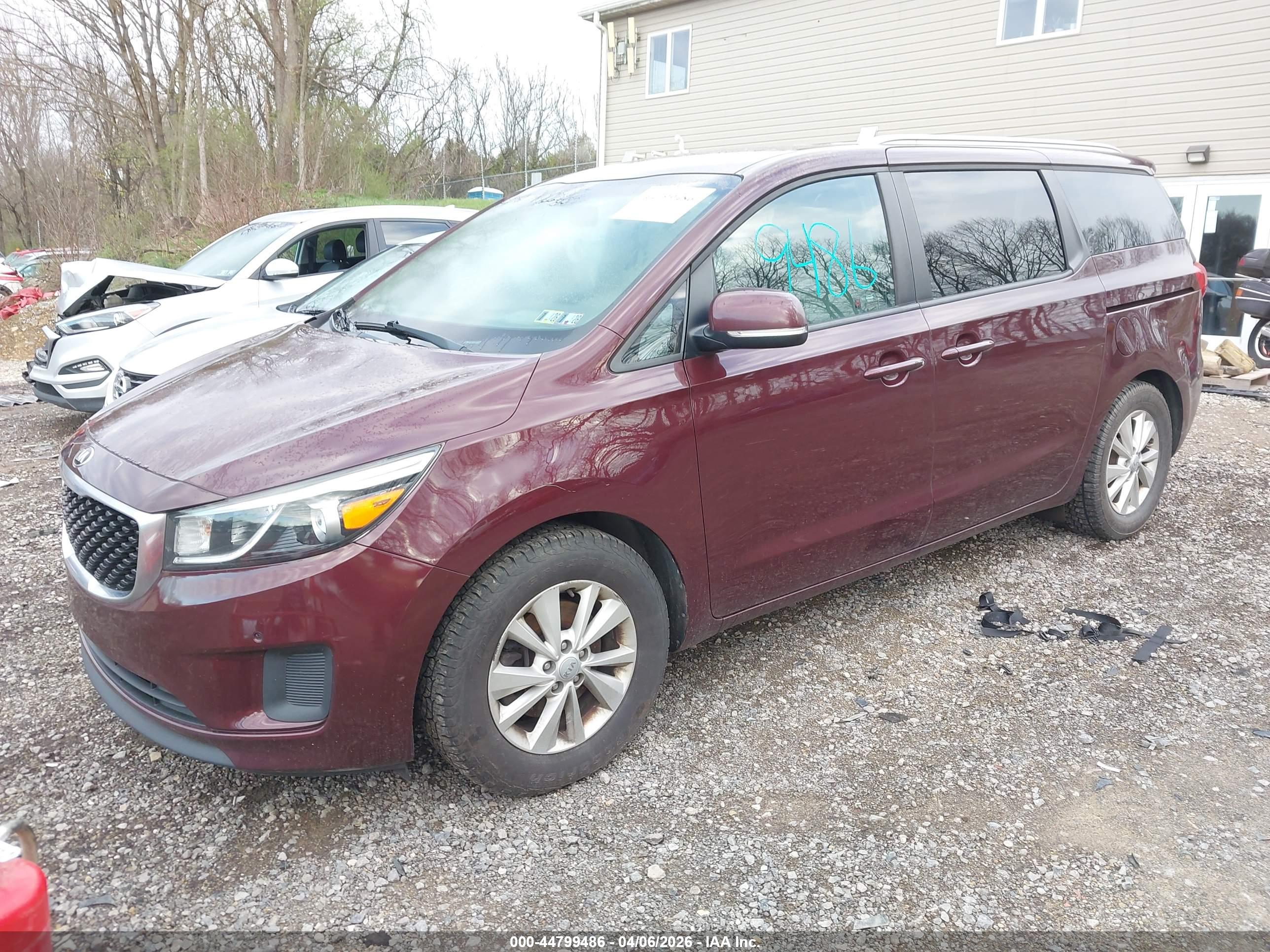 KIA SEDONA image 2
