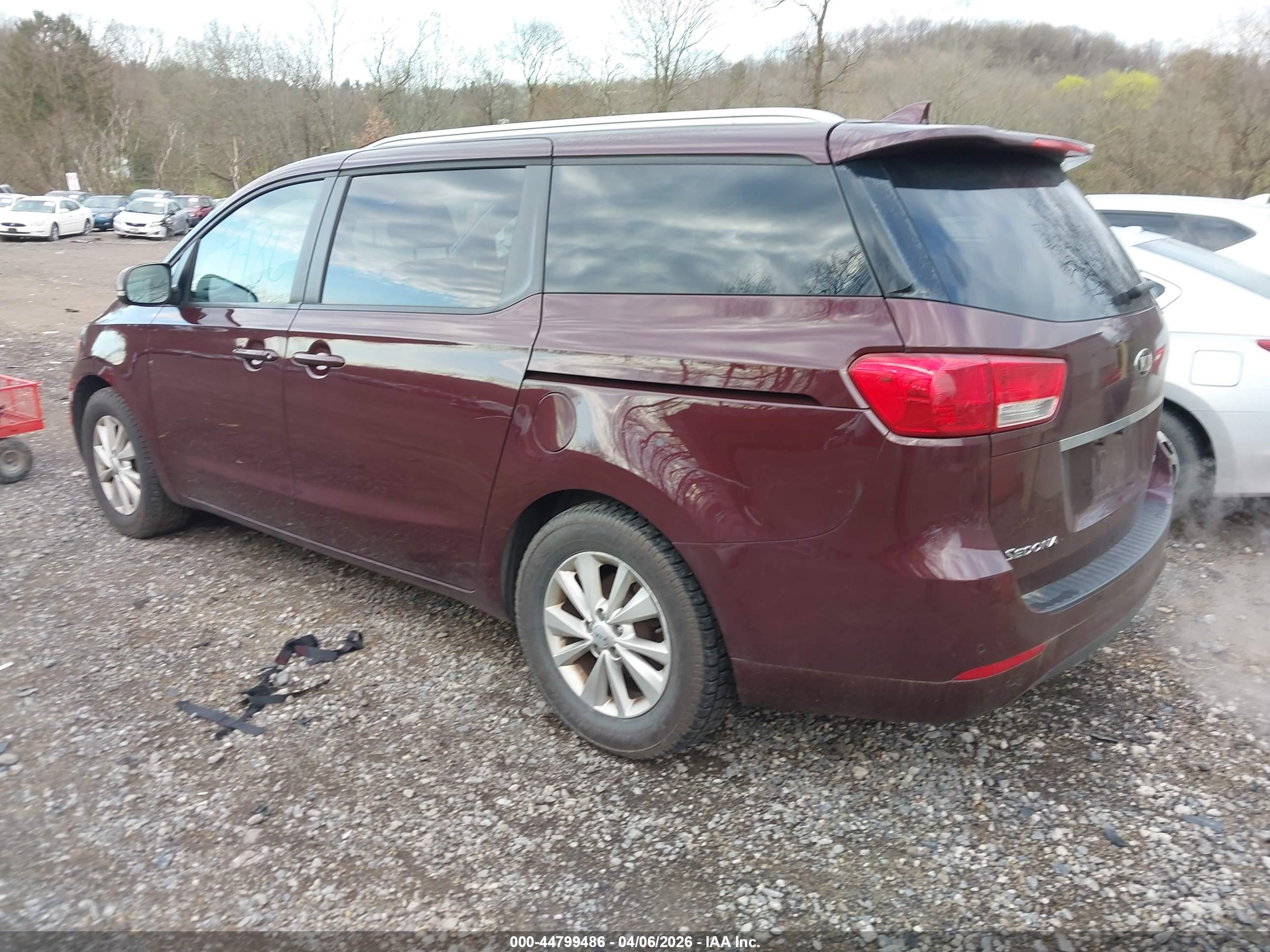 KIA SEDONA image 3