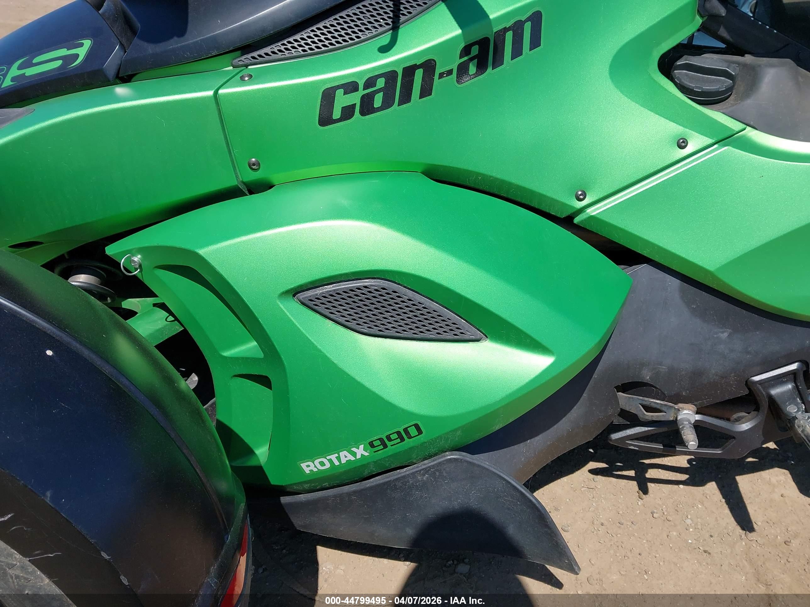 CAN-AM SPYDER image 9