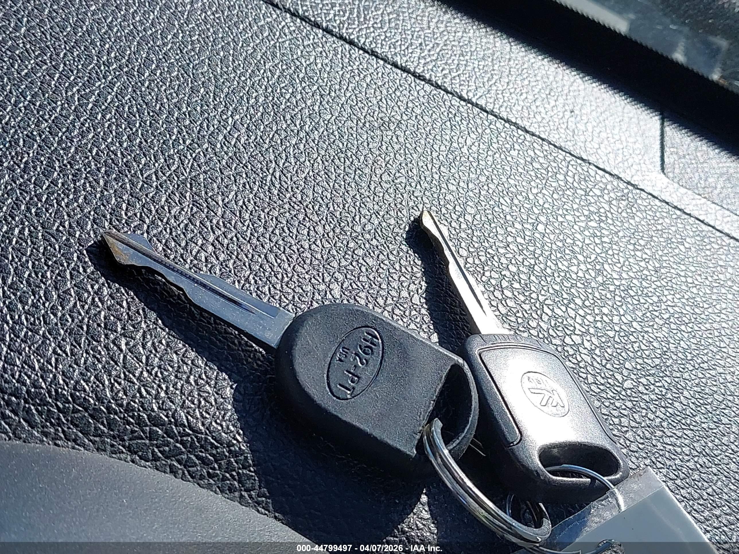 FORD EXPLORER image 11