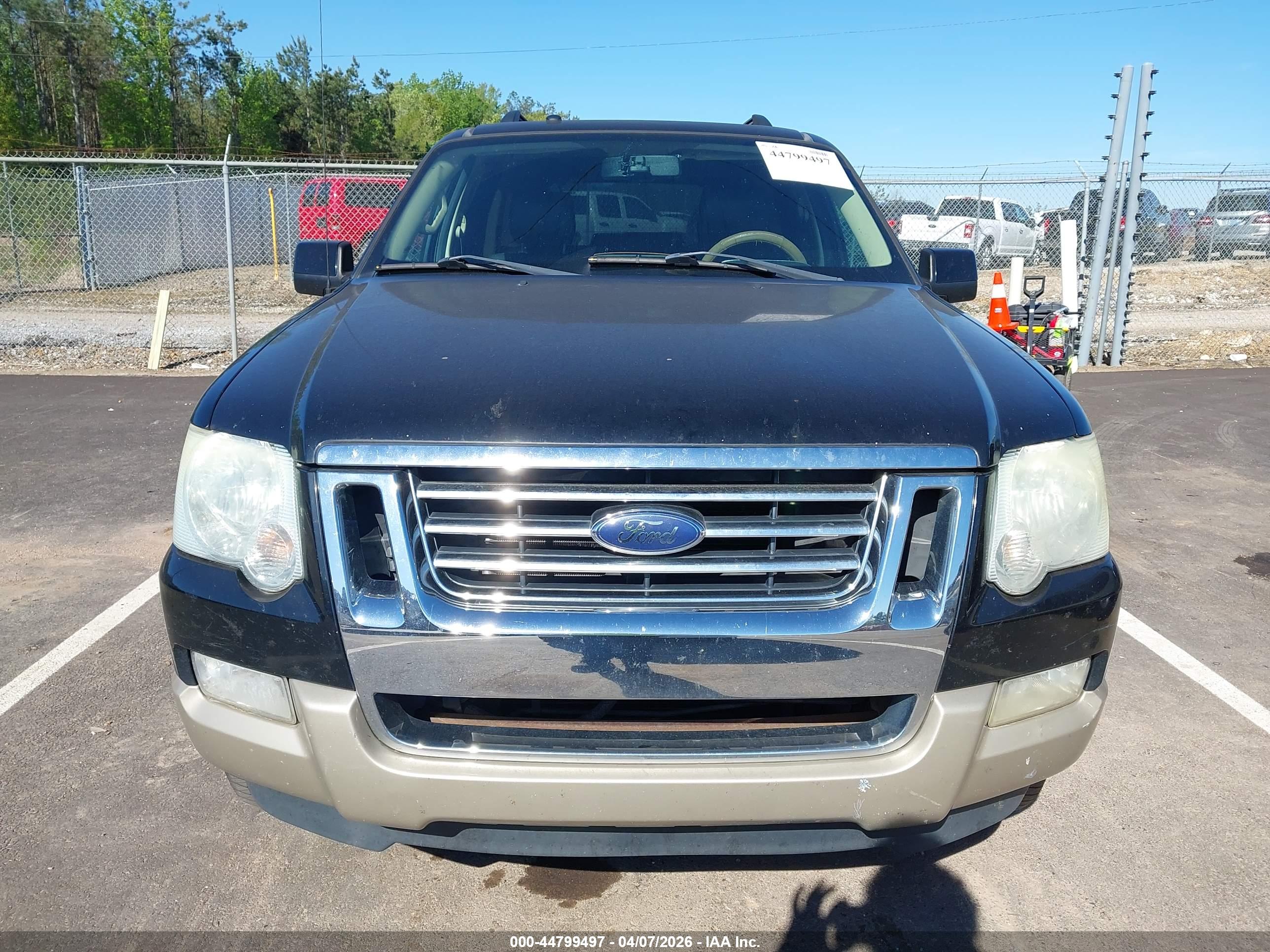 FORD EXPLORER image 6