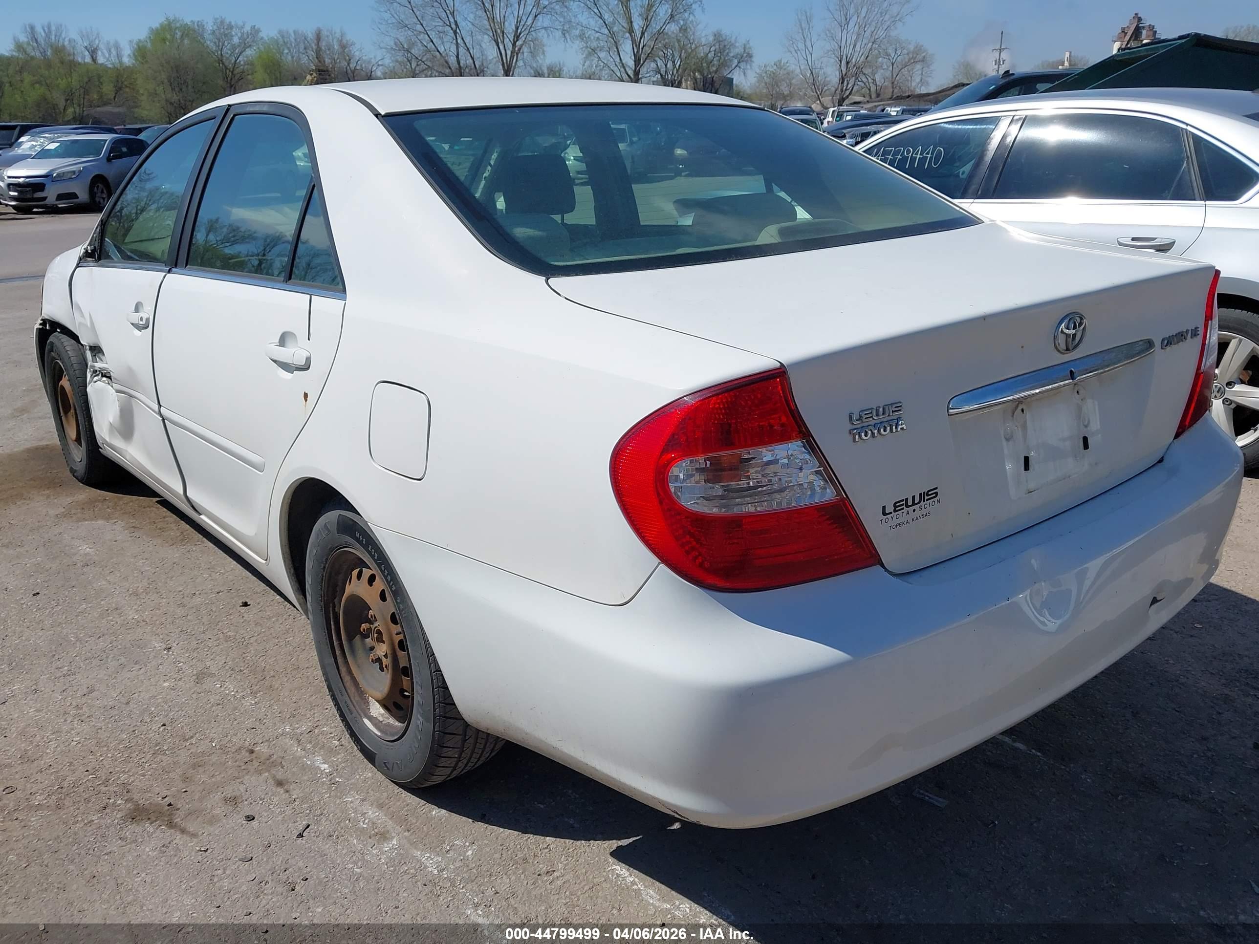 TOYOTA CAMRY image 3