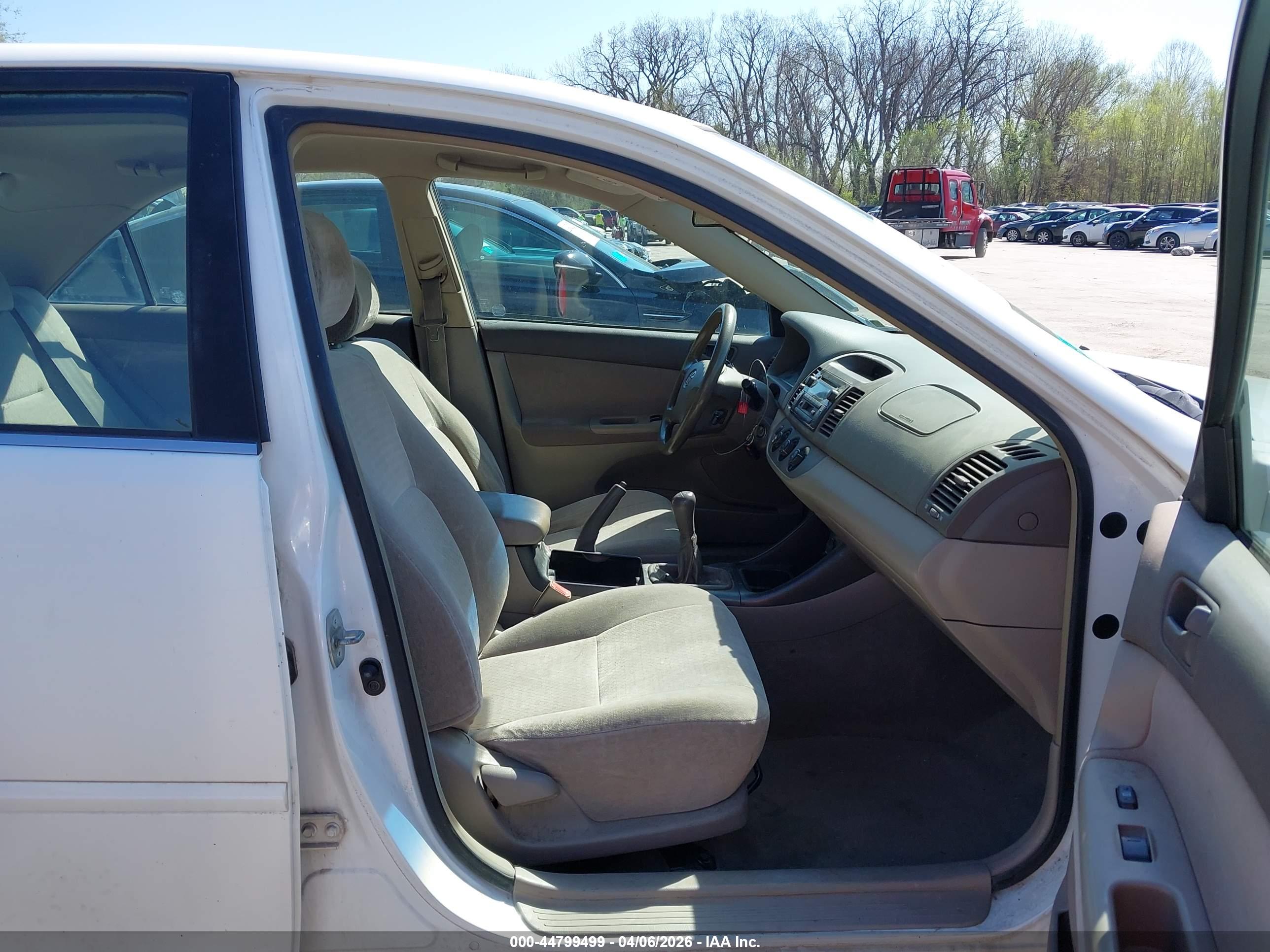 TOYOTA CAMRY image 5