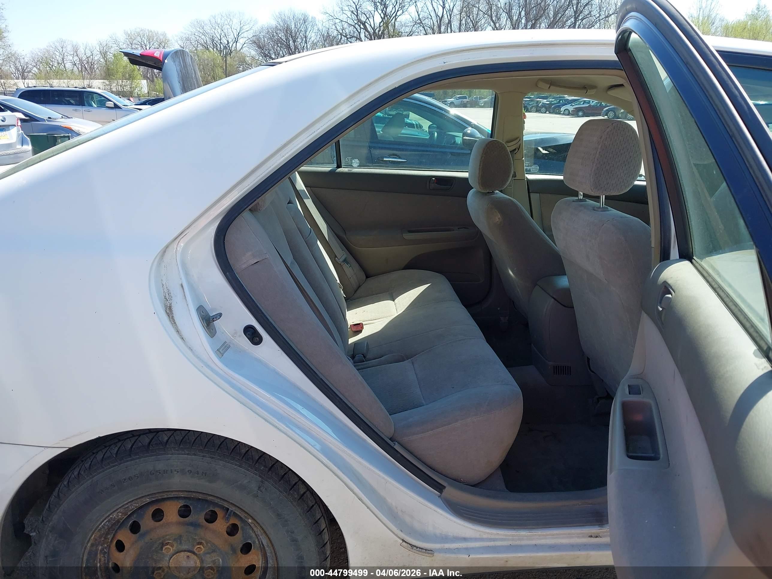 TOYOTA CAMRY image 8