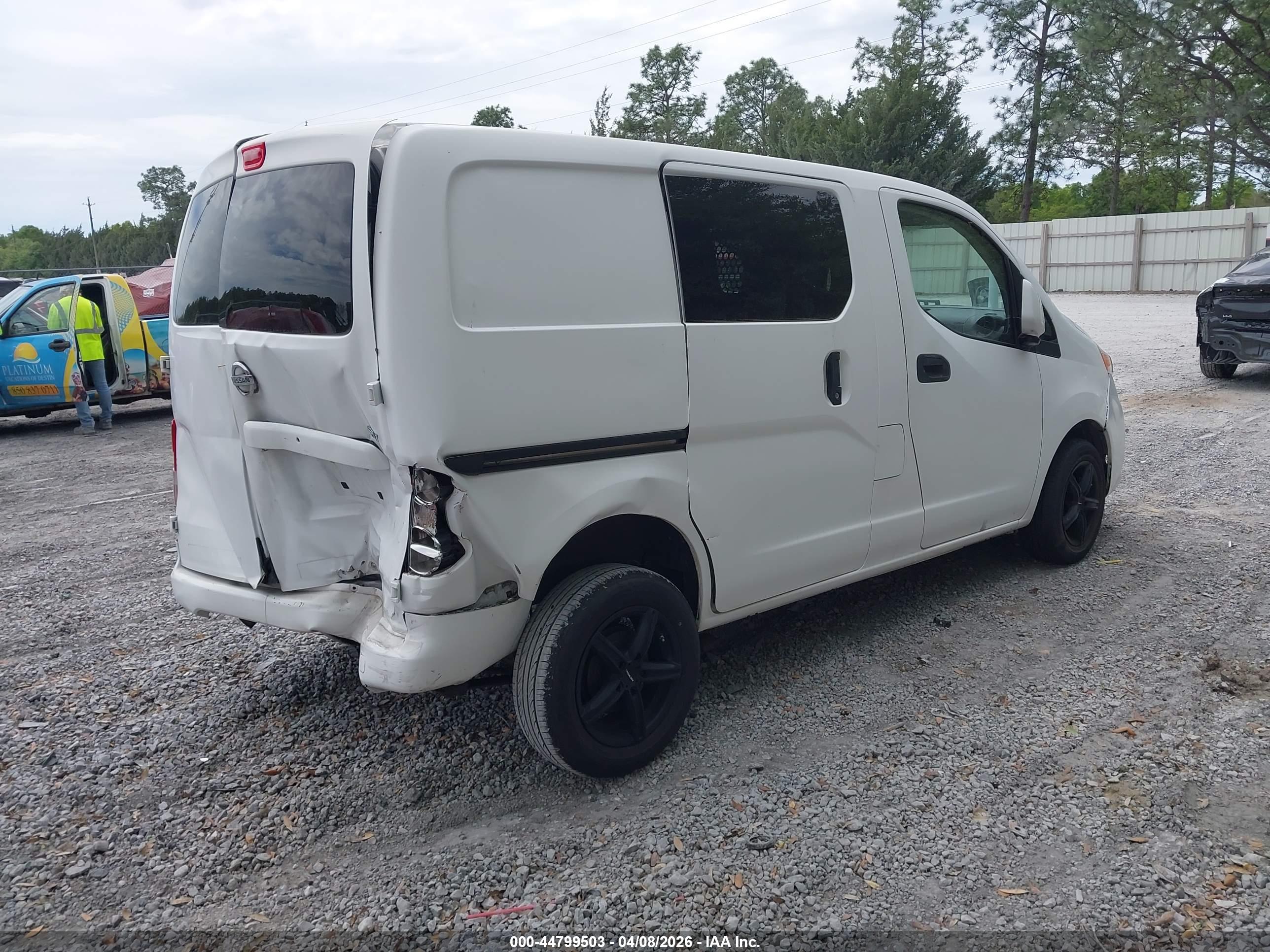 NISSAN NV200 image 4
