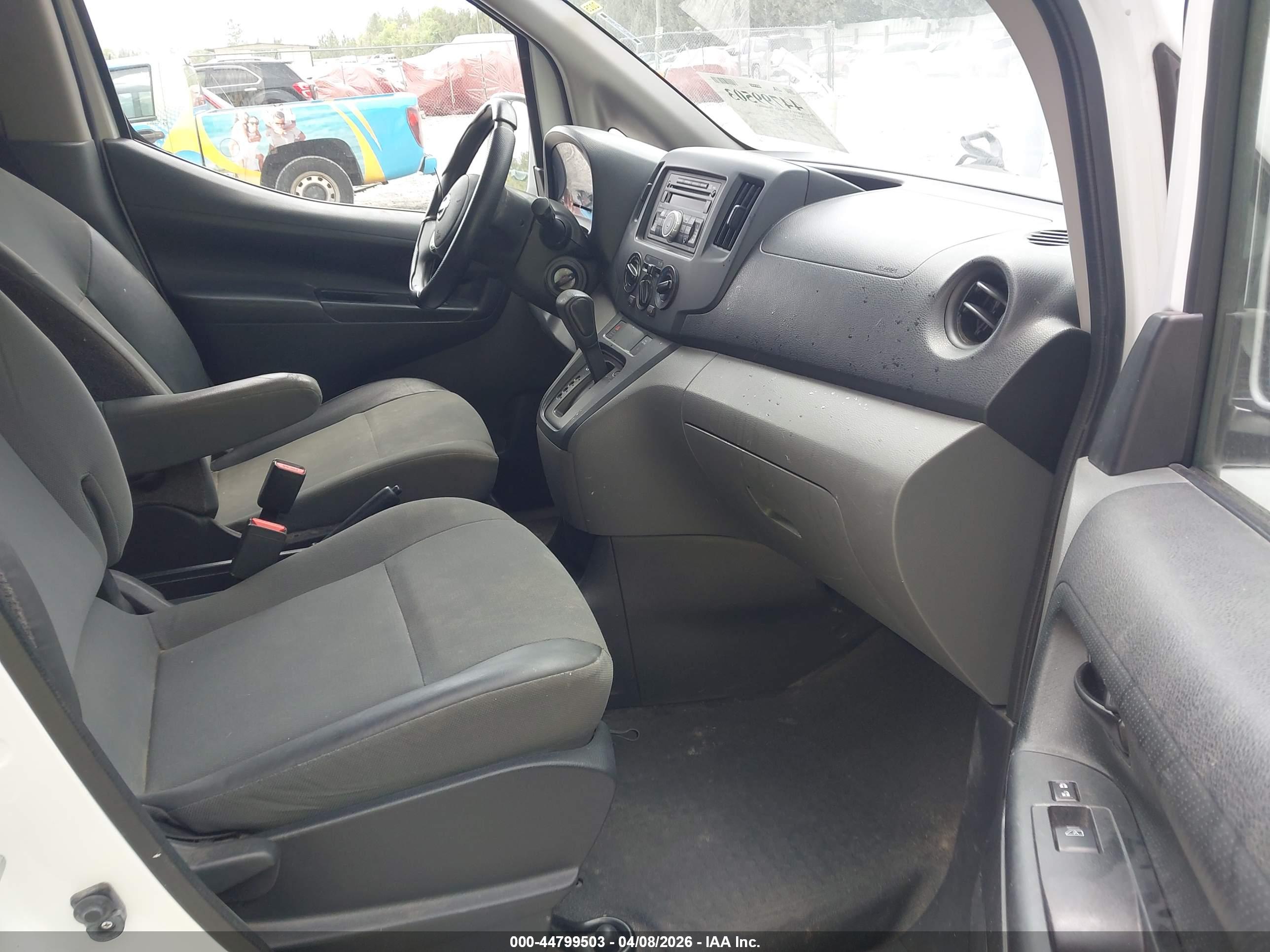 NISSAN NV200 image 5