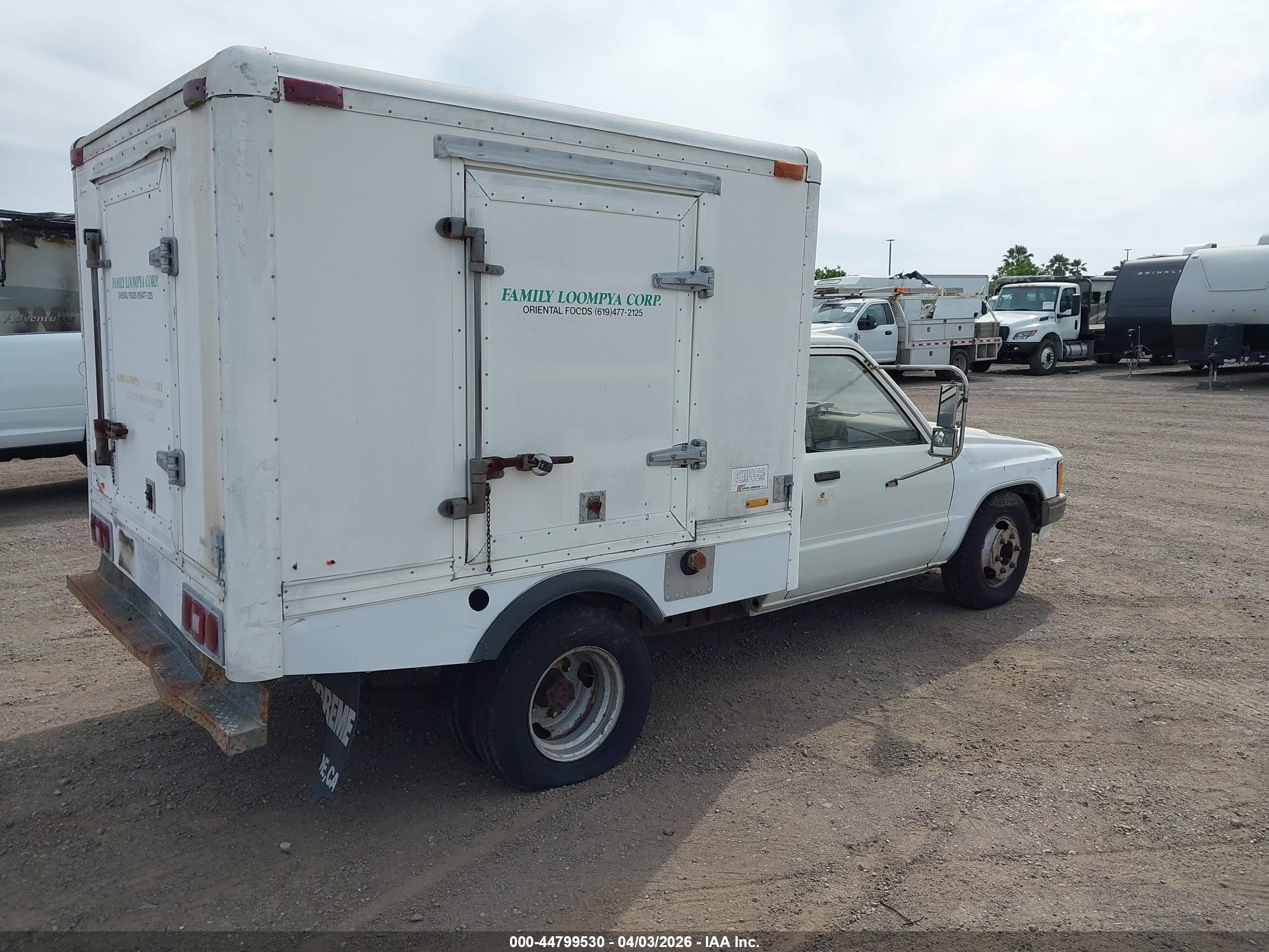 TOYOTA PICKUP image 4