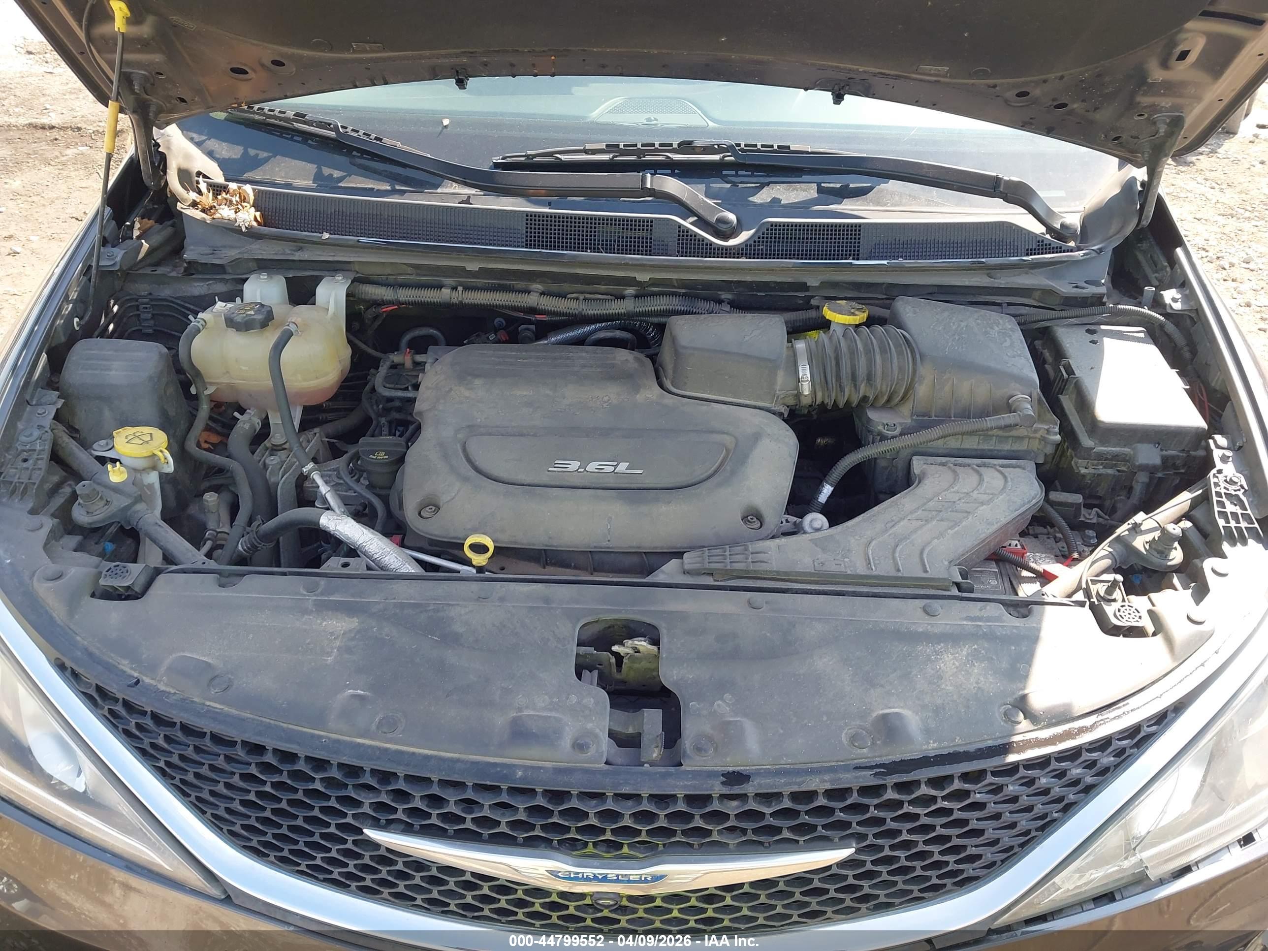 CHRYSLER PACIFICA image 10