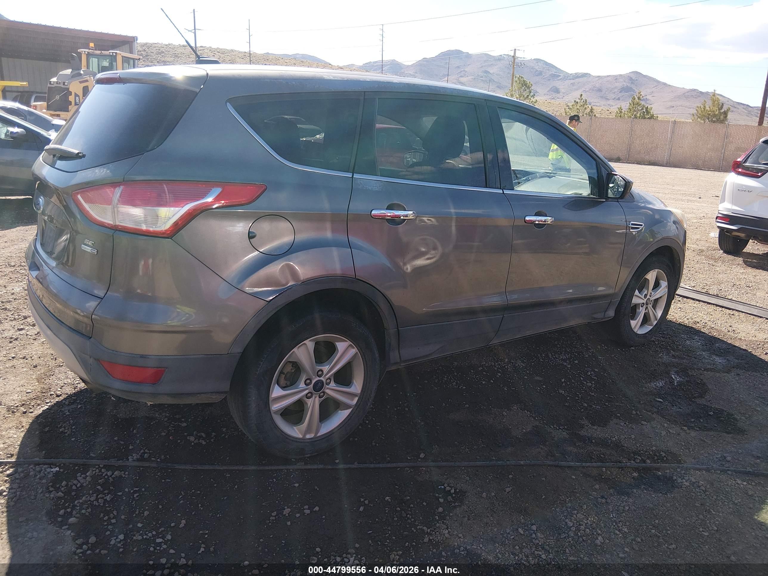 FORD ESCAPE image 4