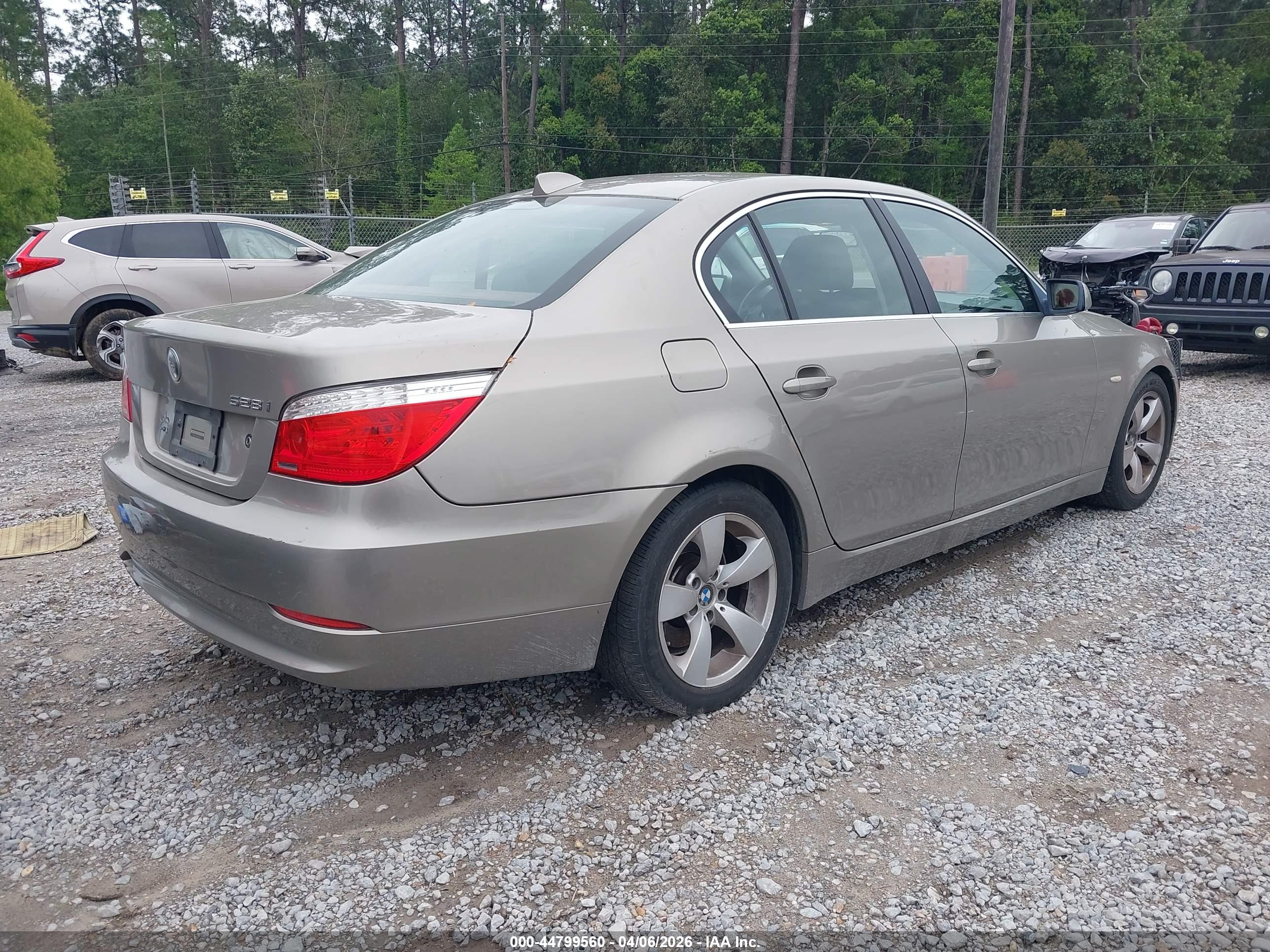 BMW 528I image 4