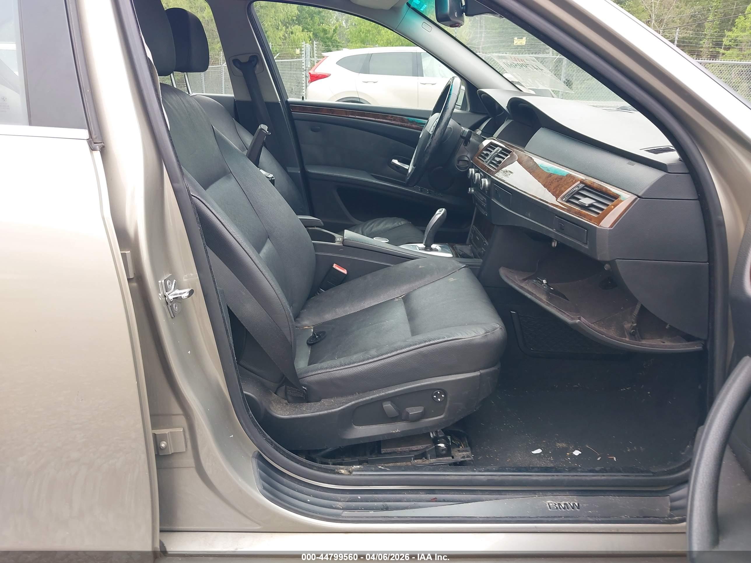 BMW 528I image 5