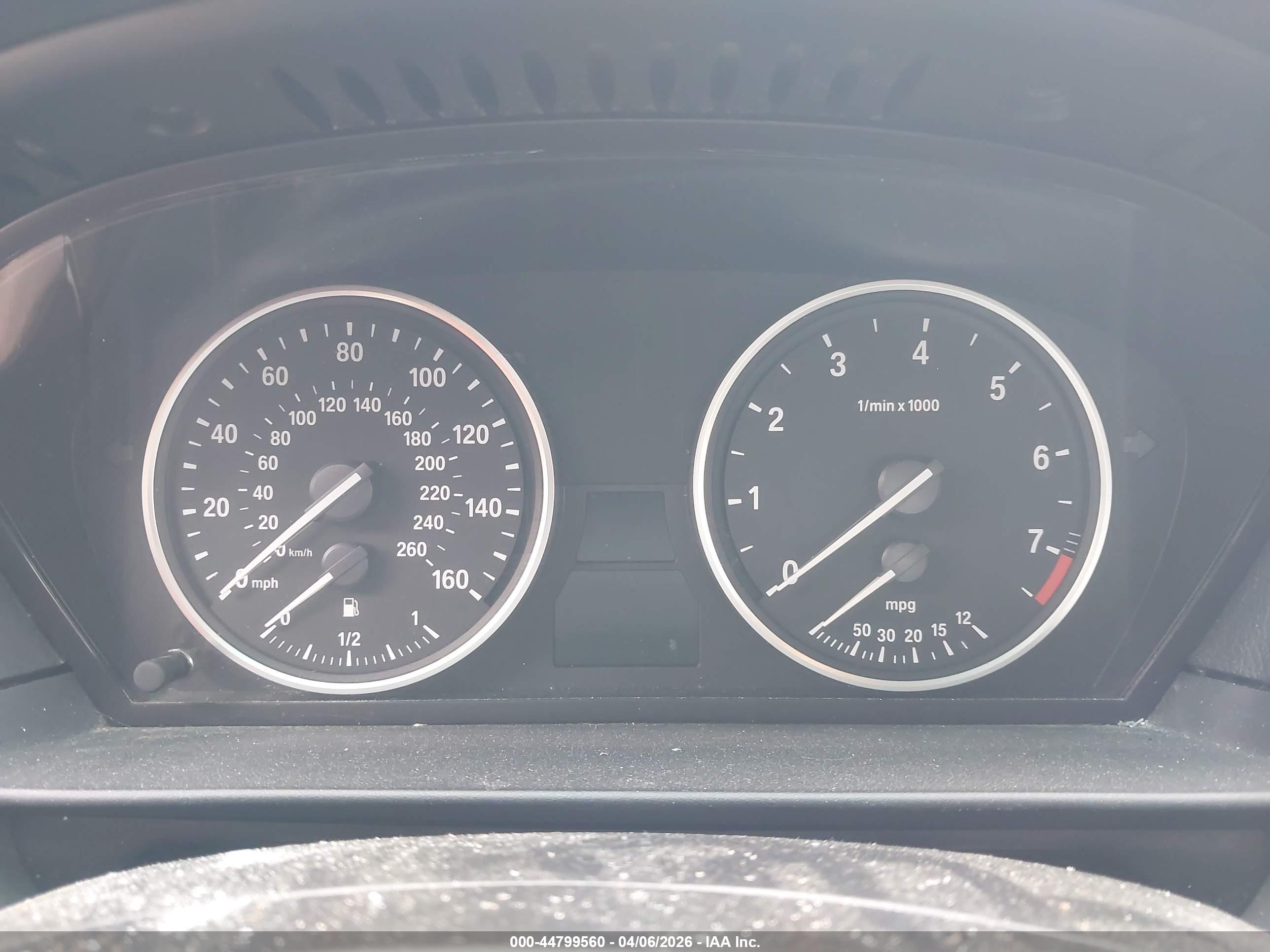 BMW 528I image 7