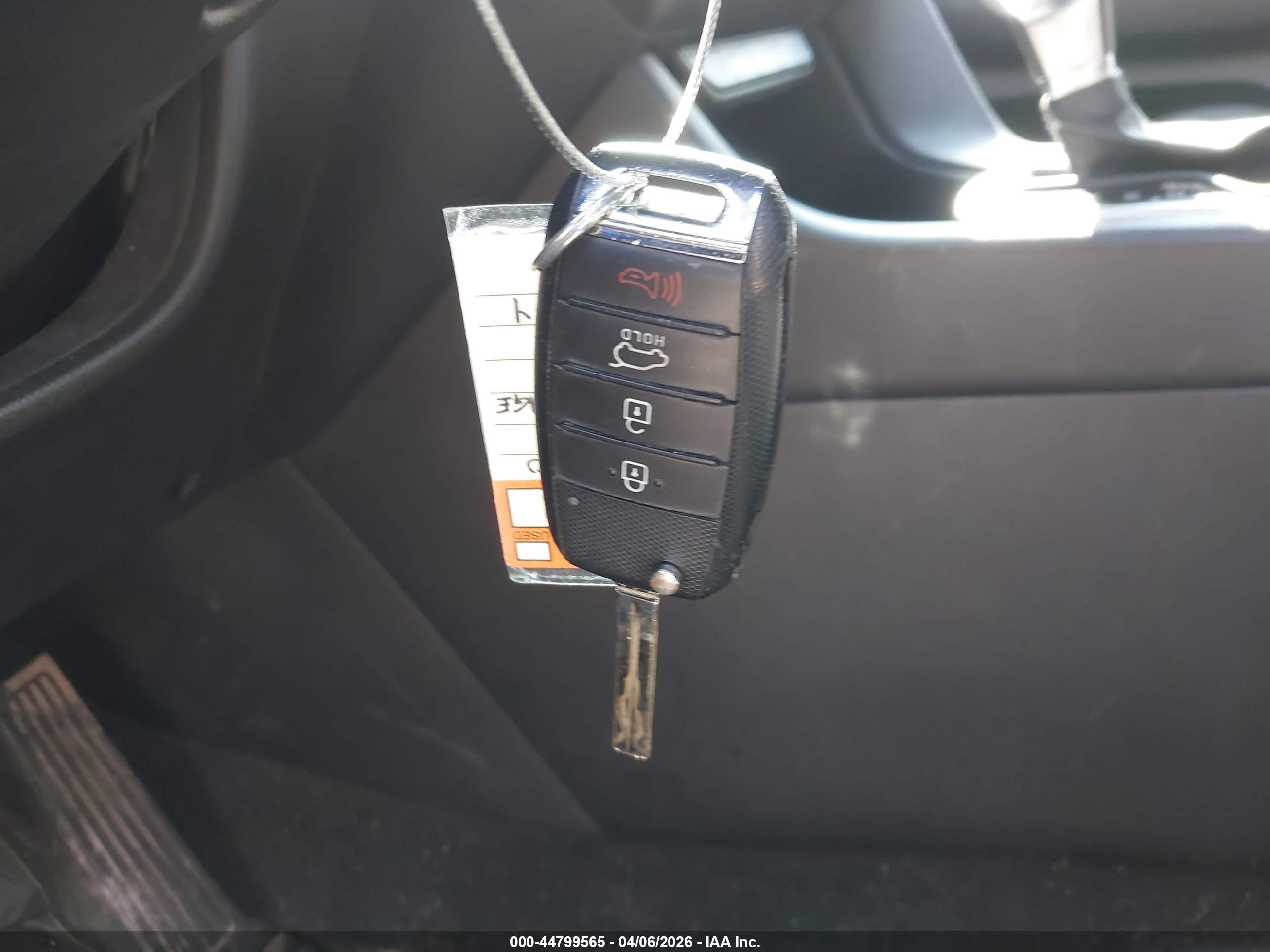 KIA SPORTAGE image 11