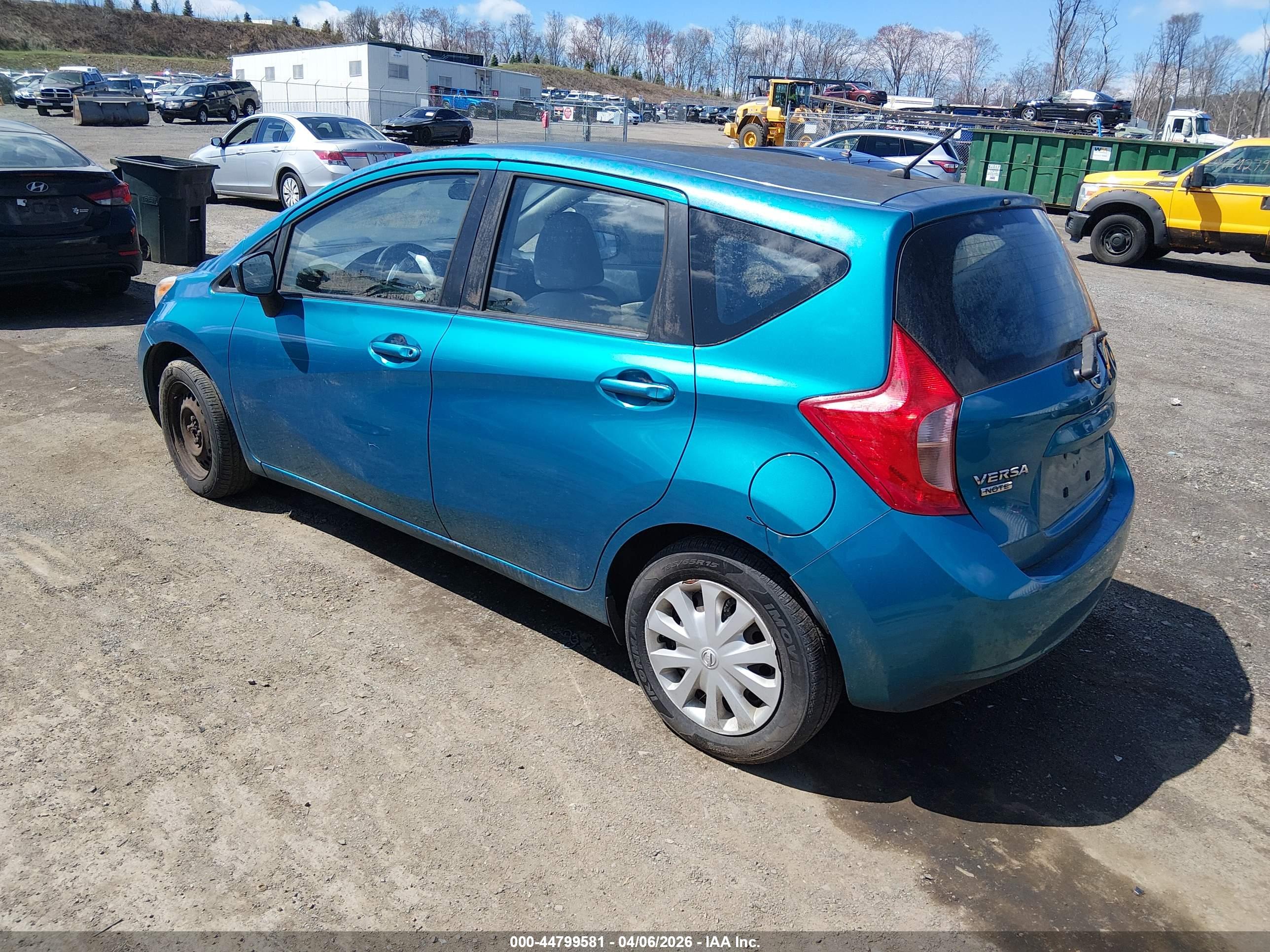 NISSAN VERSA image 3