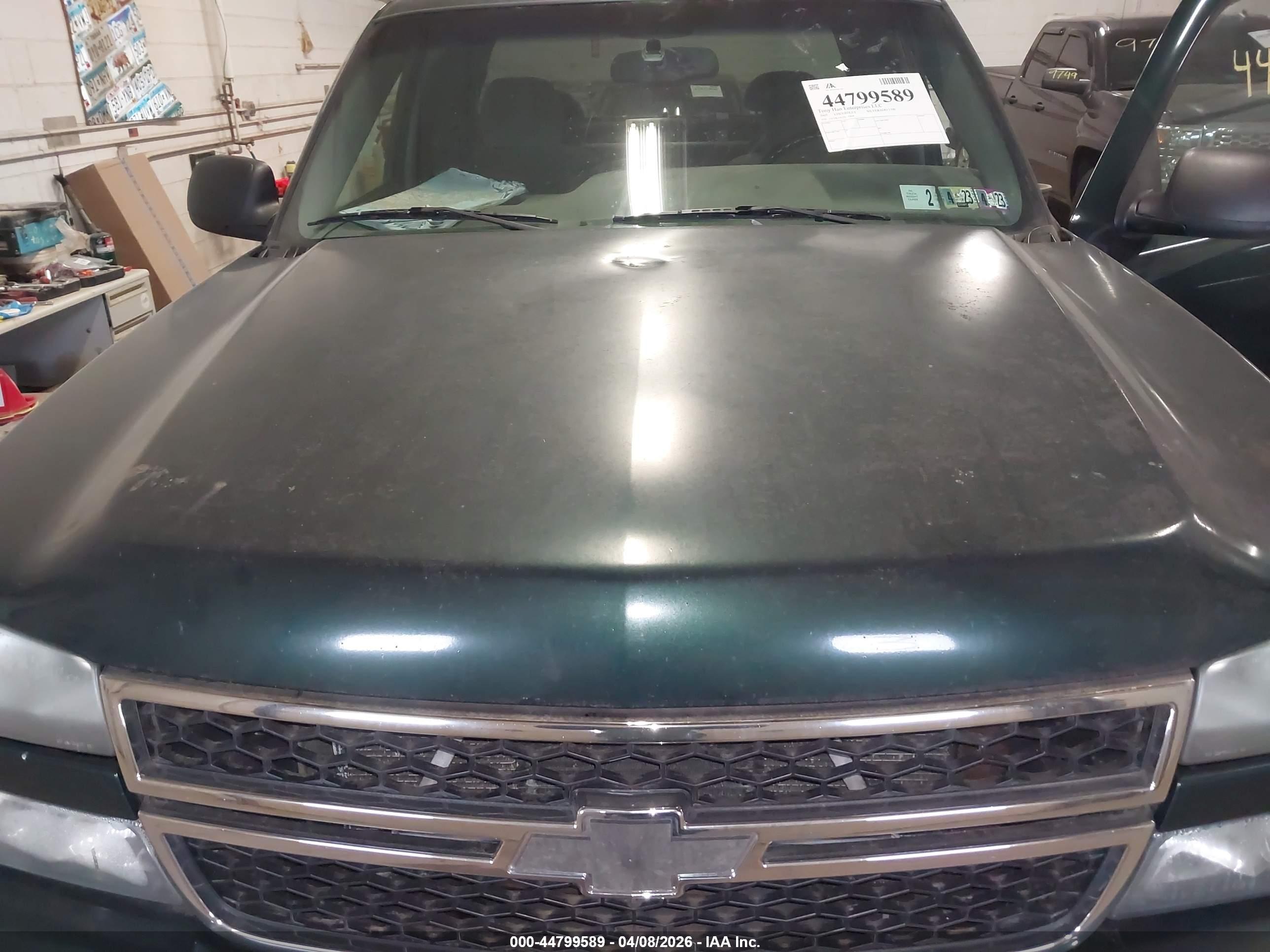 CHEVROLET SILVERADO image 10