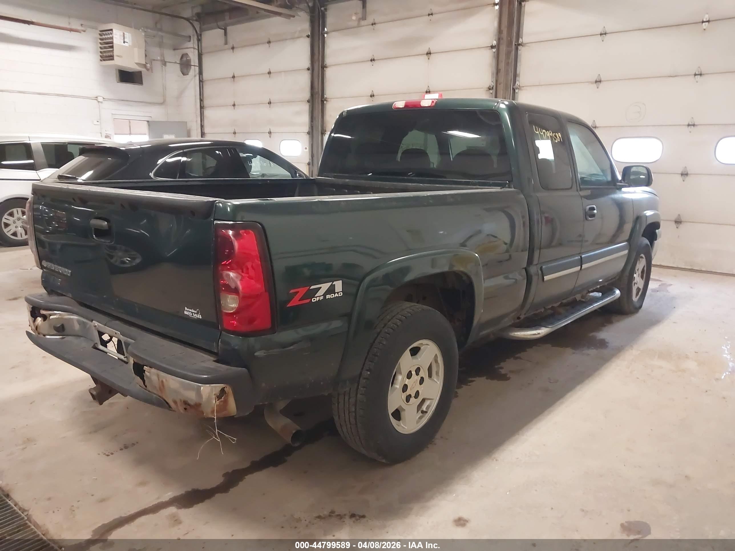 CHEVROLET SILVERADO image 4