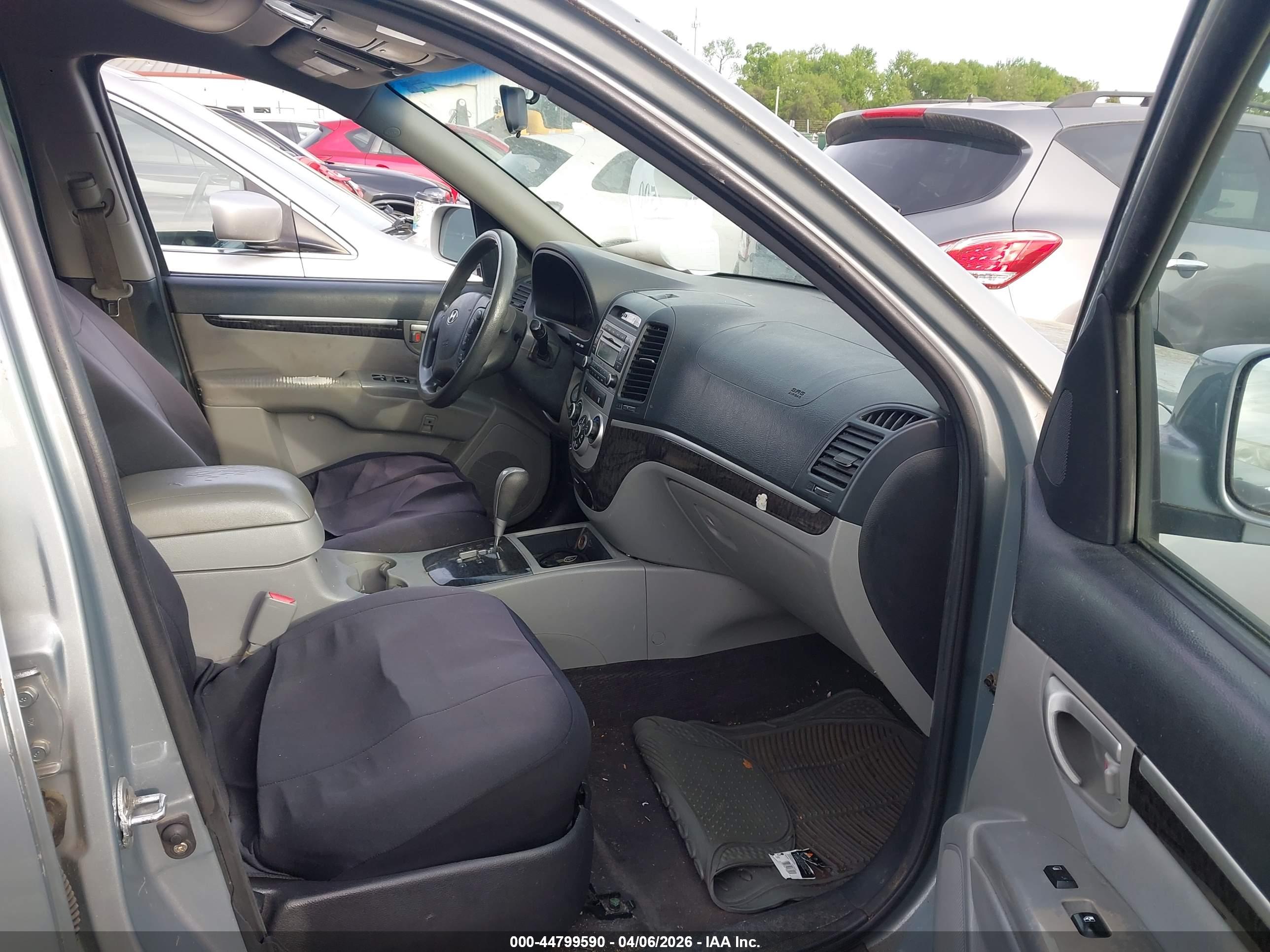HYUNDAI SANTA image 5