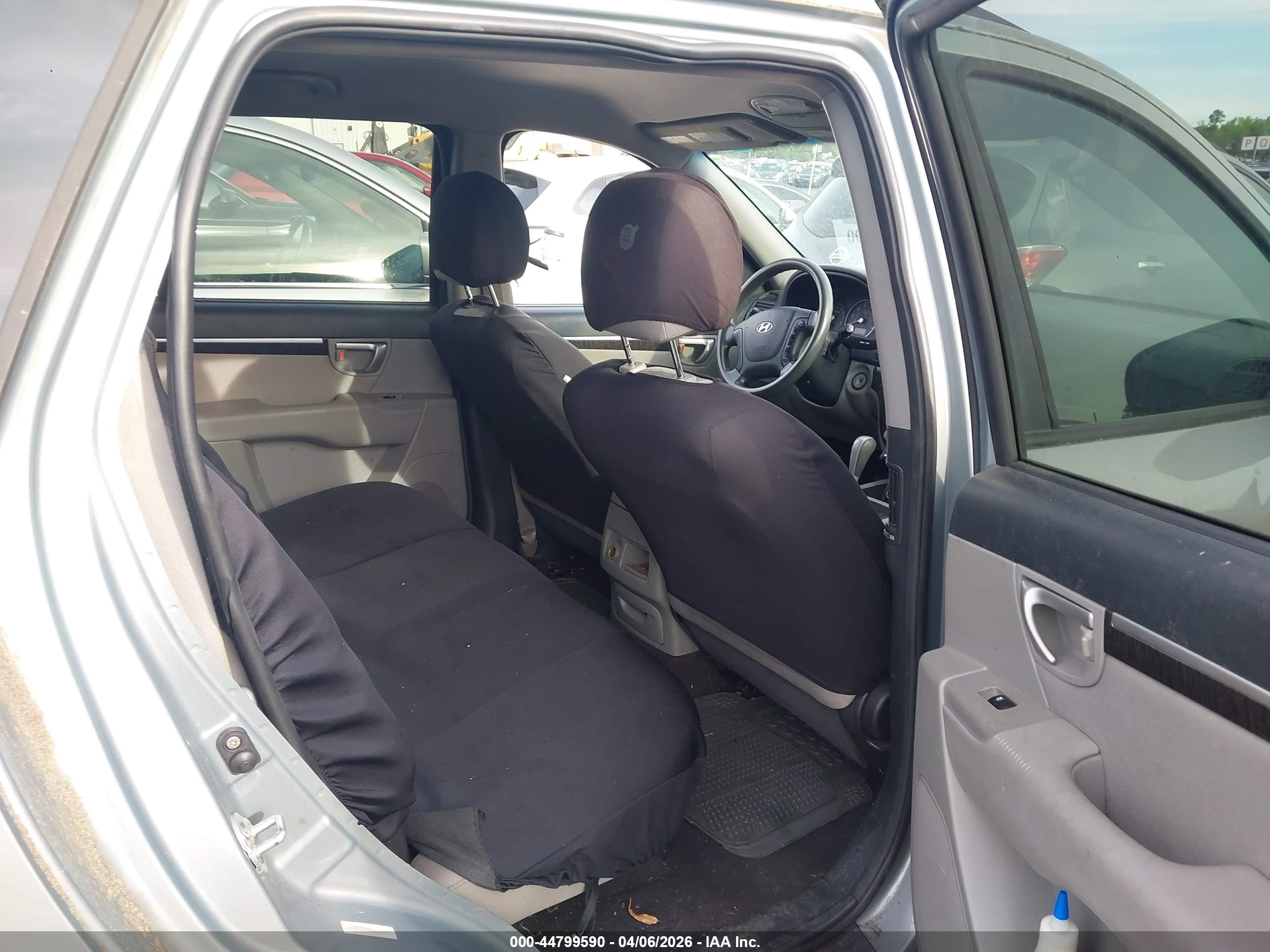 HYUNDAI SANTA image 8