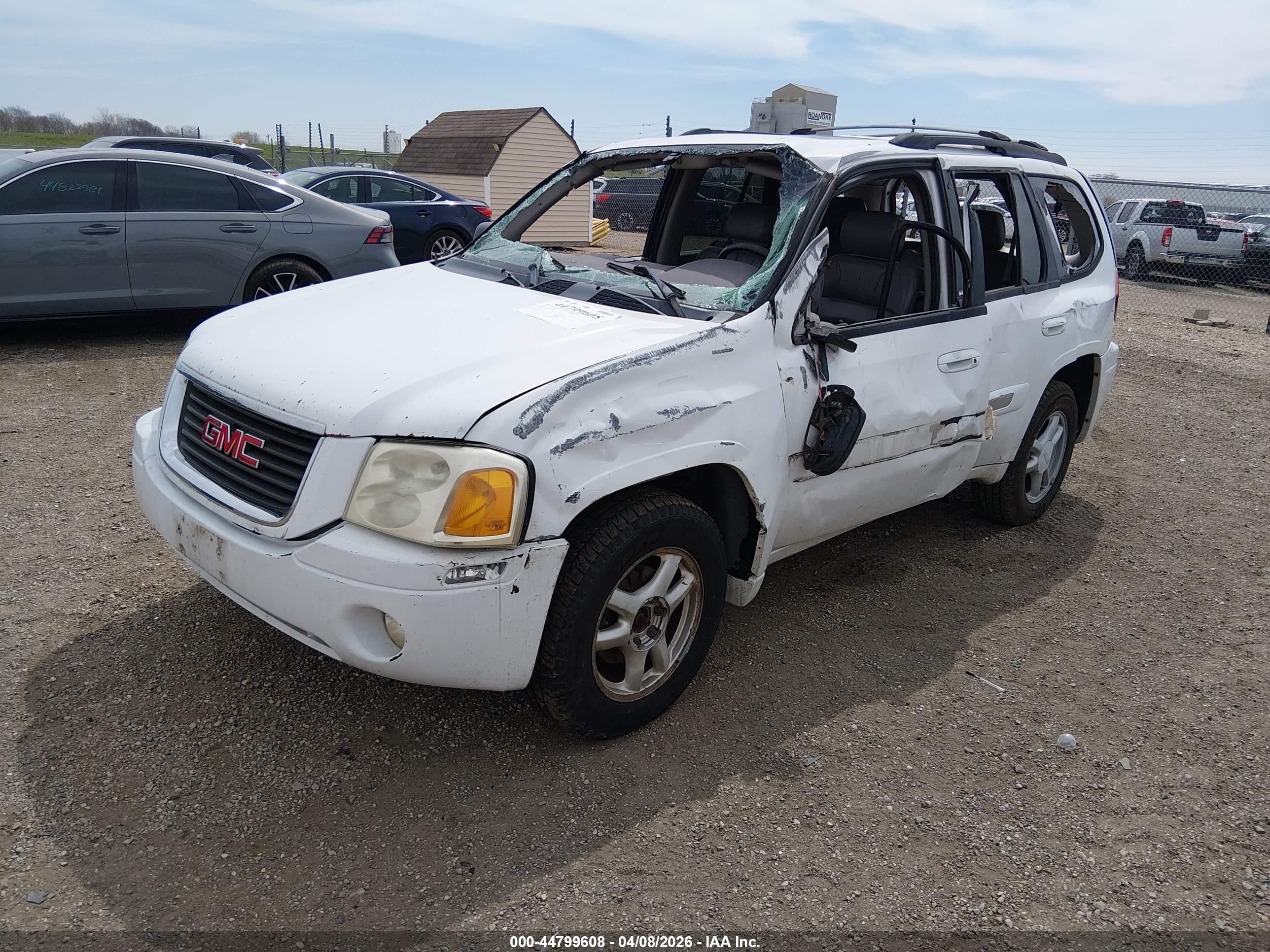 GMC ENVOY image 2