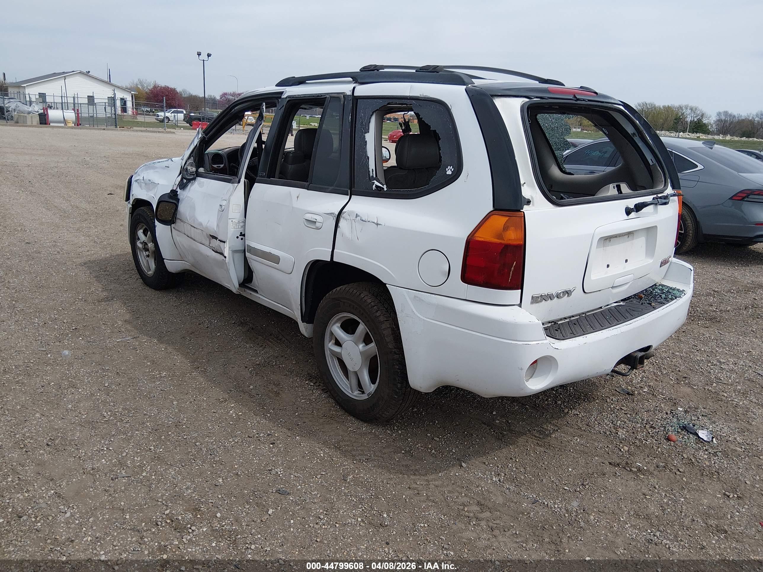 GMC ENVOY image 3