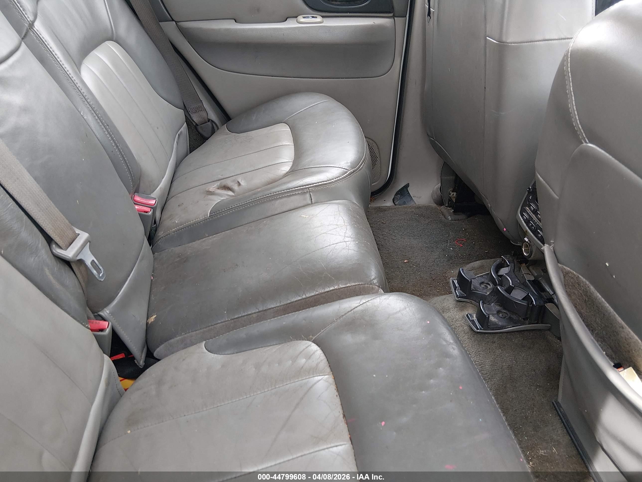 GMC ENVOY image 8